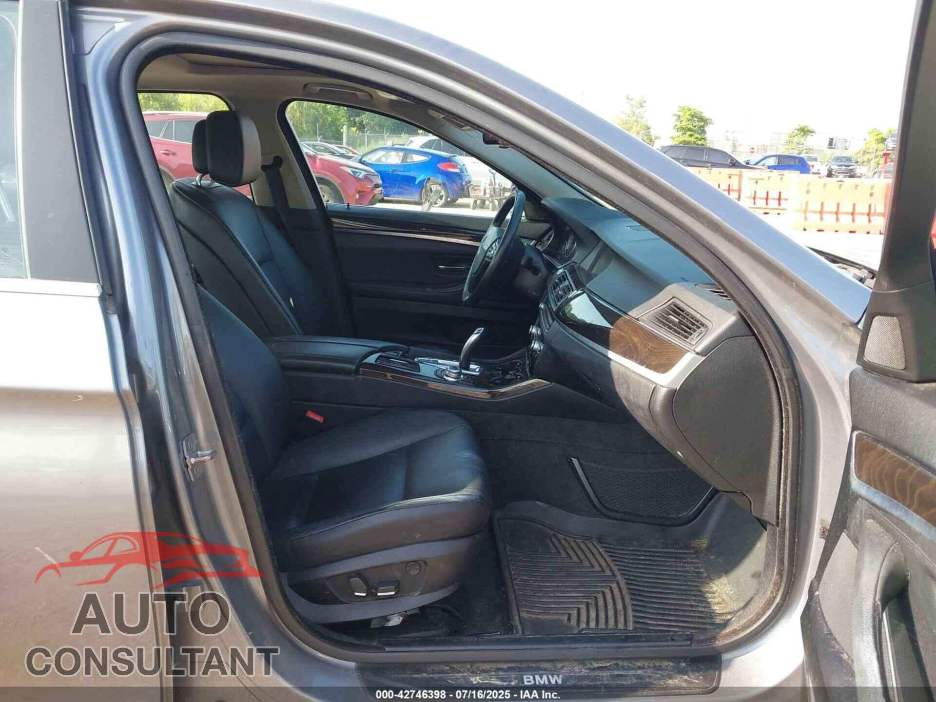 BMW 528I 2012 - WBAXH5C59CDW07309