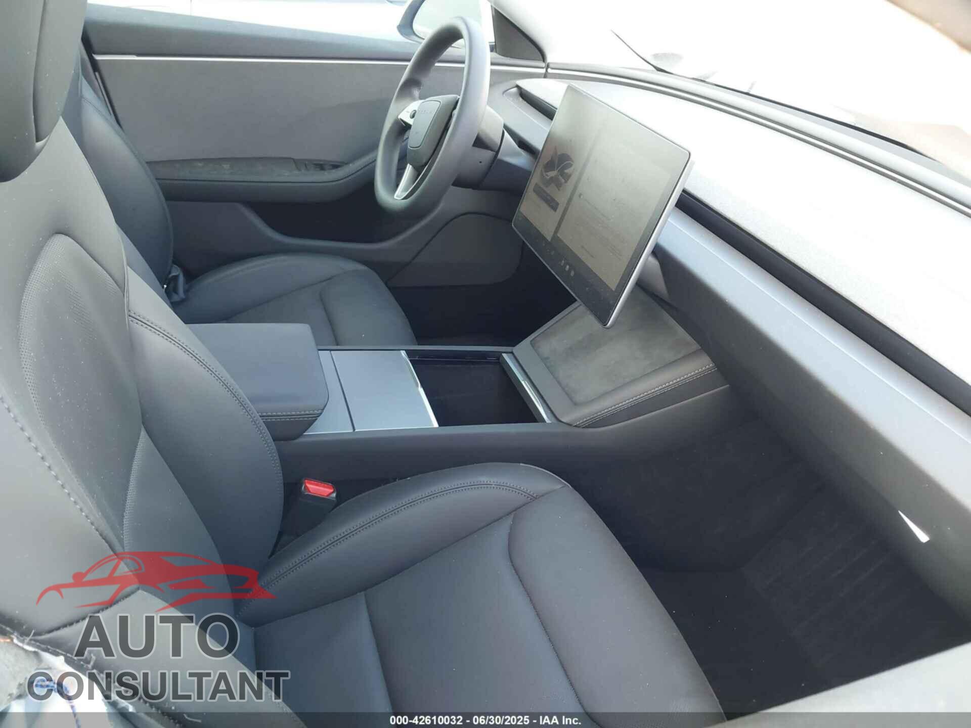 TESLA MODEL 3 2025 - 5YJ3E1EA2SF920965
