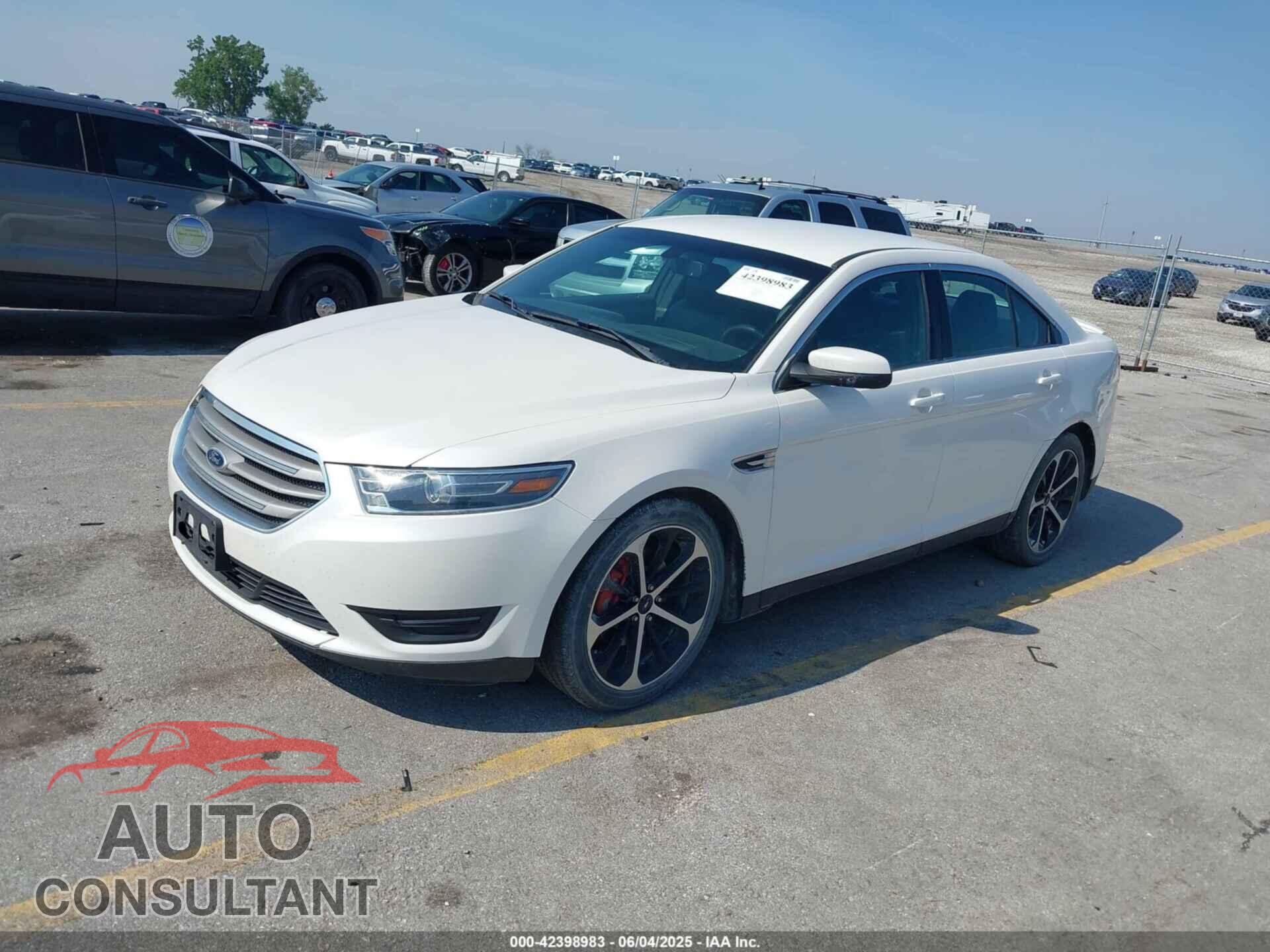 FORD TAURUS 2015 - 1FAHP2E86FG203361