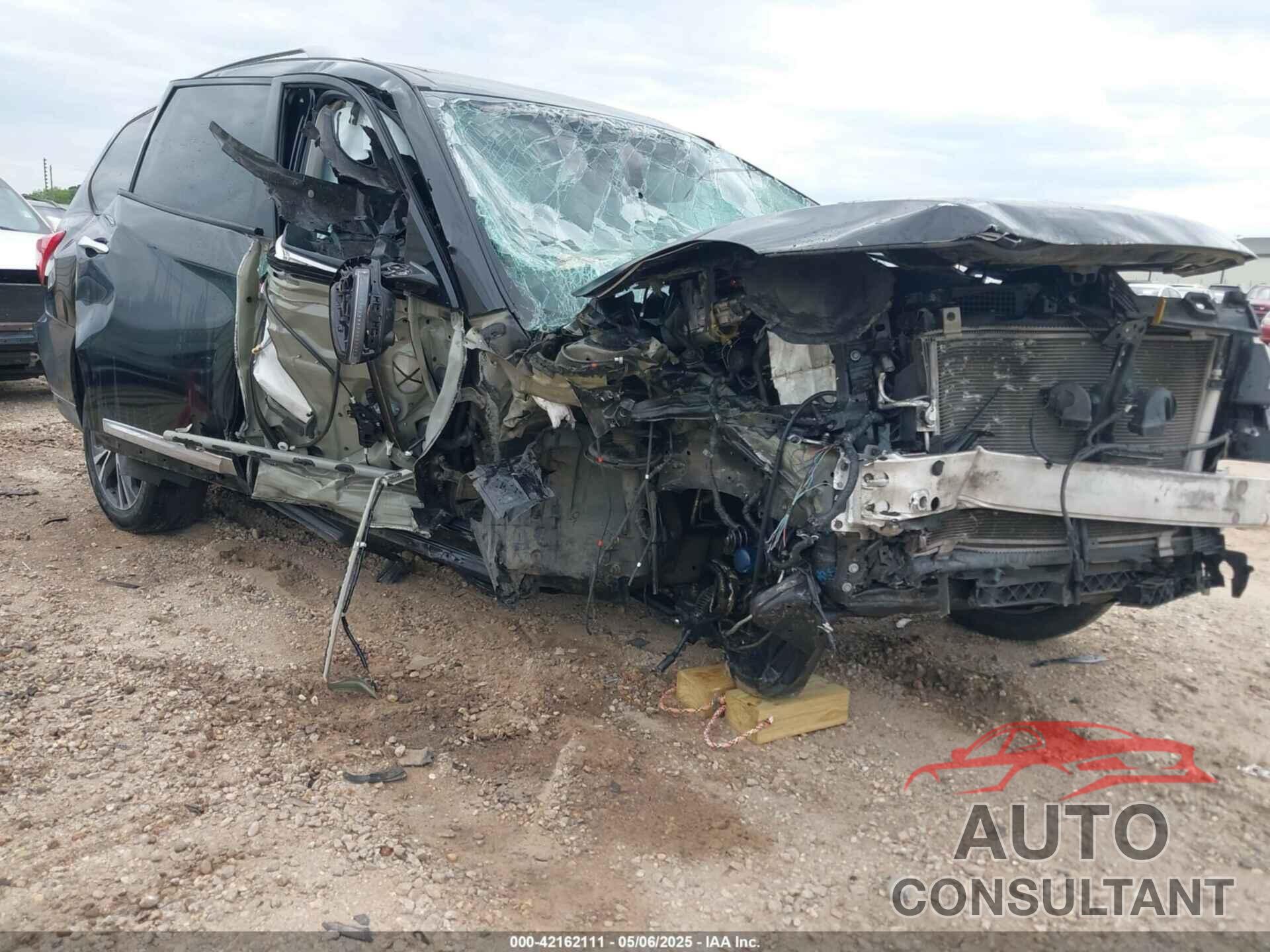 NISSAN PATHFINDER 2018 - 5N1DR2MM7JC611610