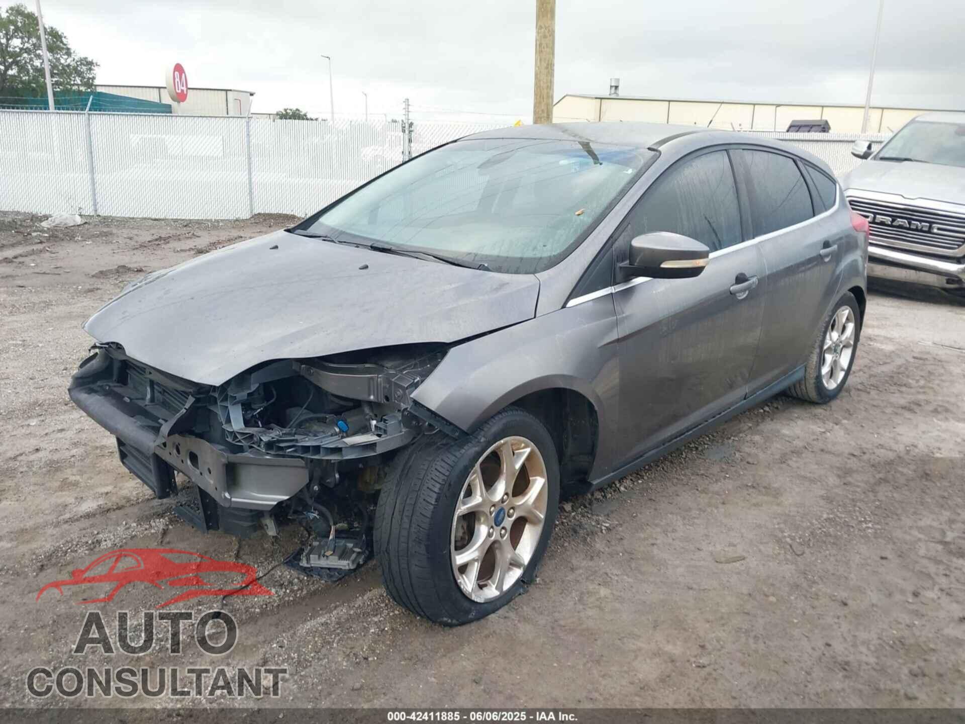 FORD FOCUS 2012 - 1FAHP3M22CL413574