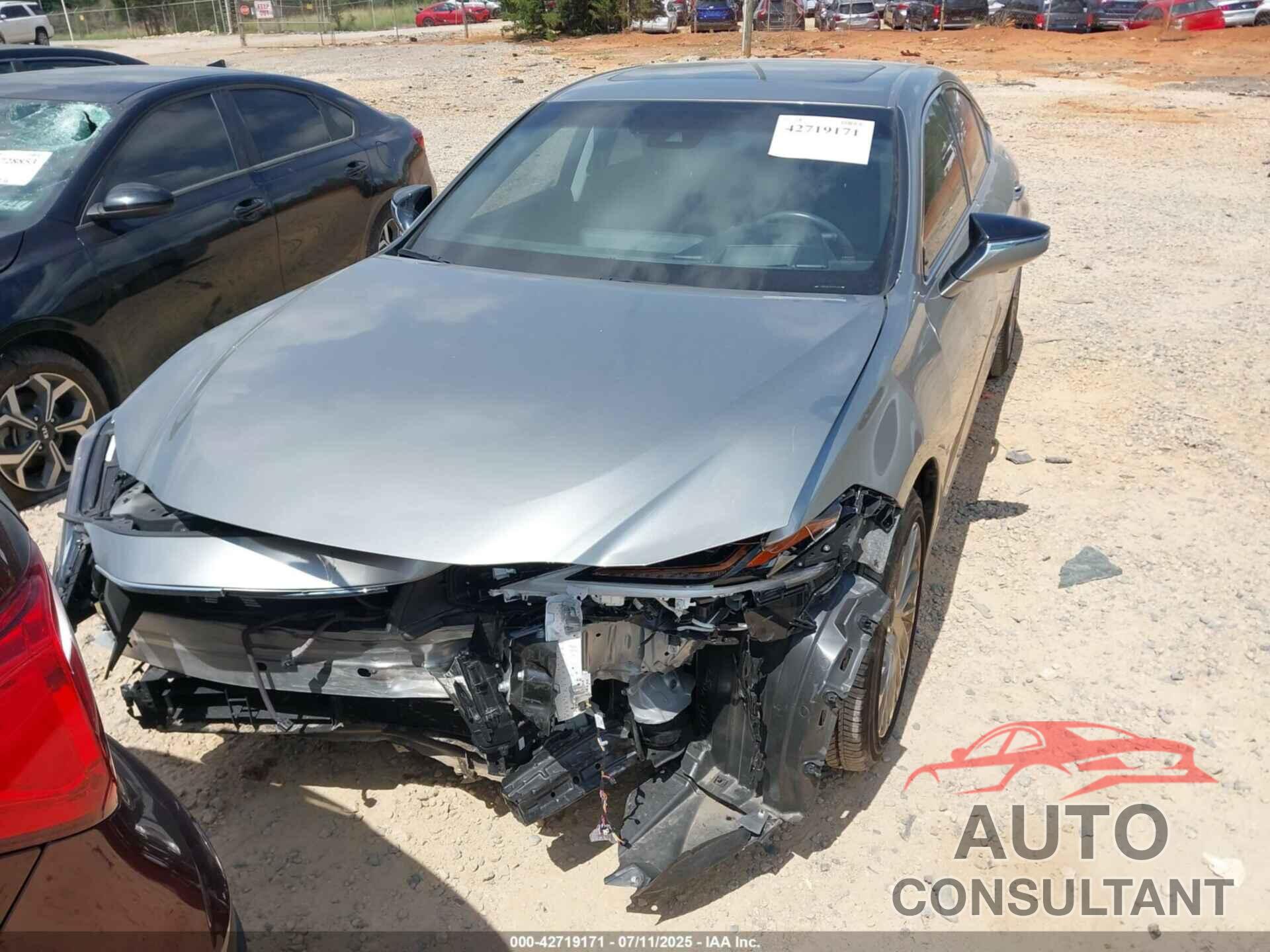 LEXUS ES 300H 2019 - JTHB21B17K2051760