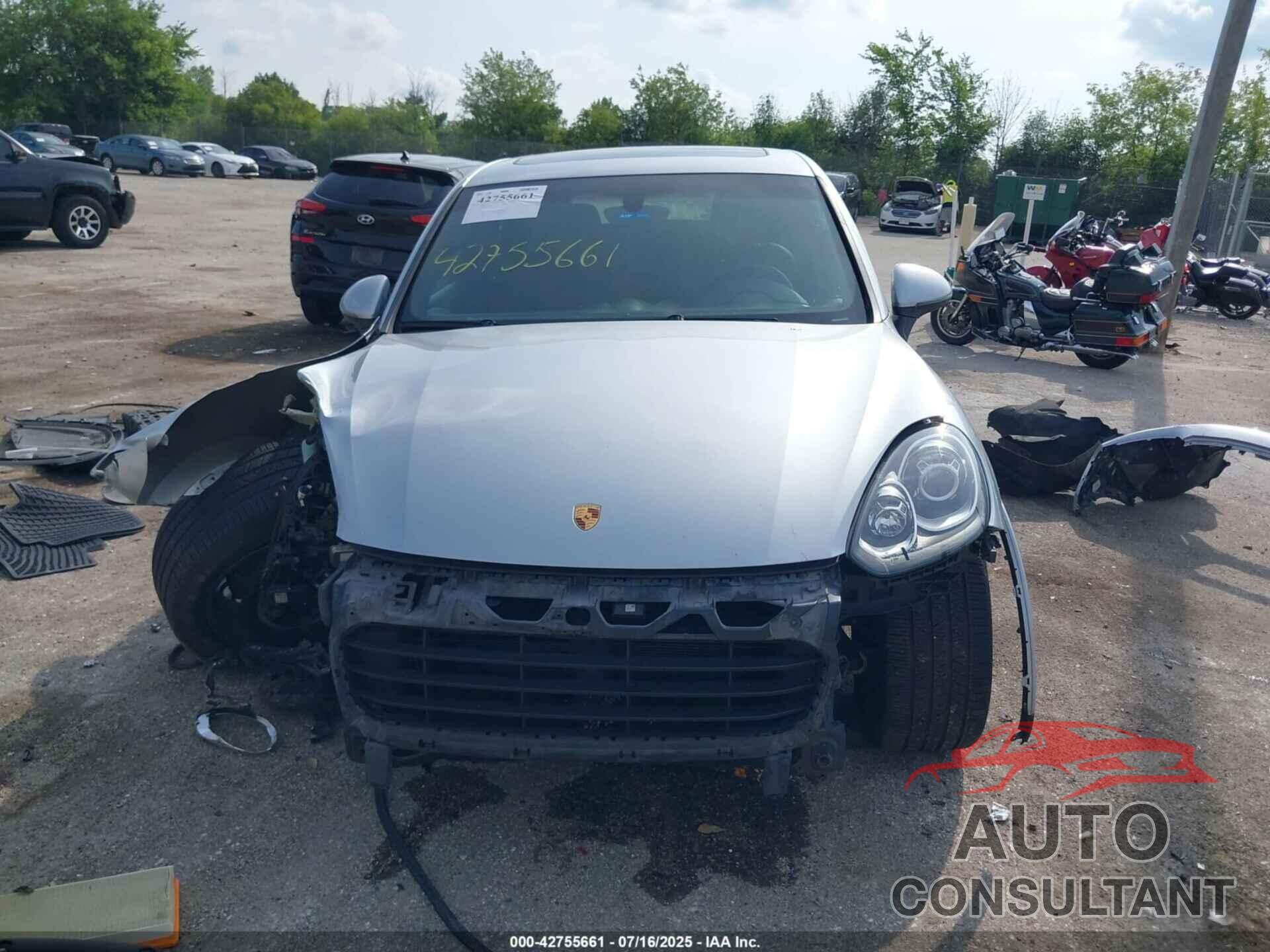 PORSCHE CAYENNE 2017 - WP1AA2A2XHKA84758