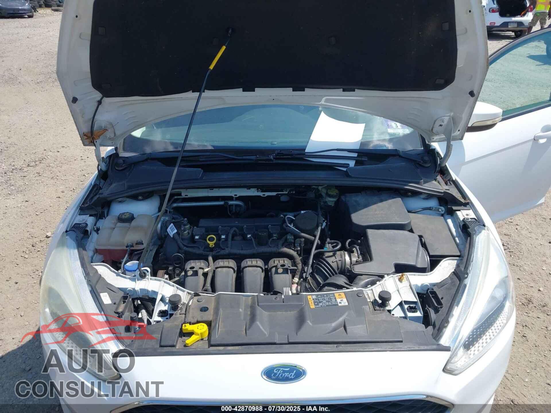 FORD FOCUS 2015 - 1FADP3F2XFL213977
