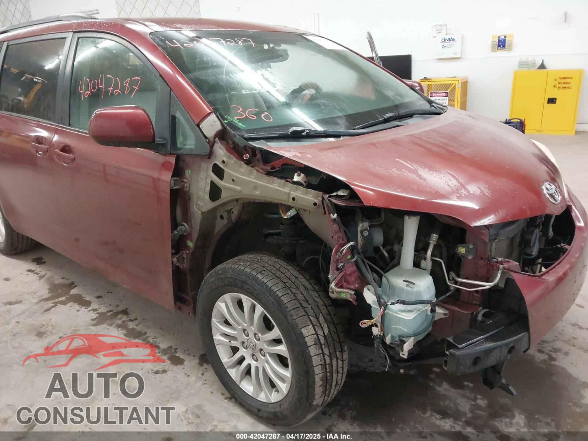 TOYOTA SIENNA 2012 - 5TDKK3DC0CS241521