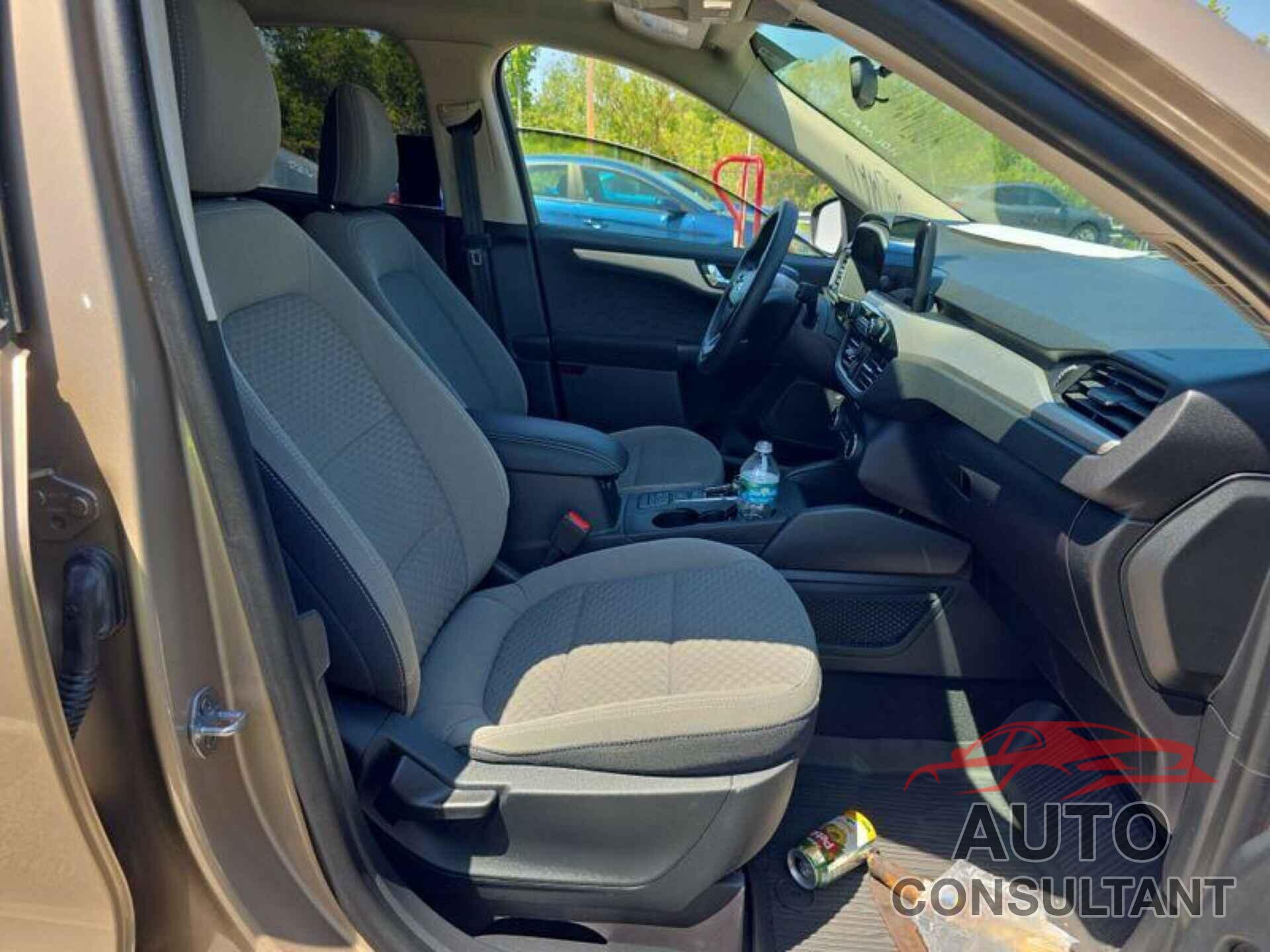 FORD ESCAPE 2020 - 1FMCU0G68LUB19094