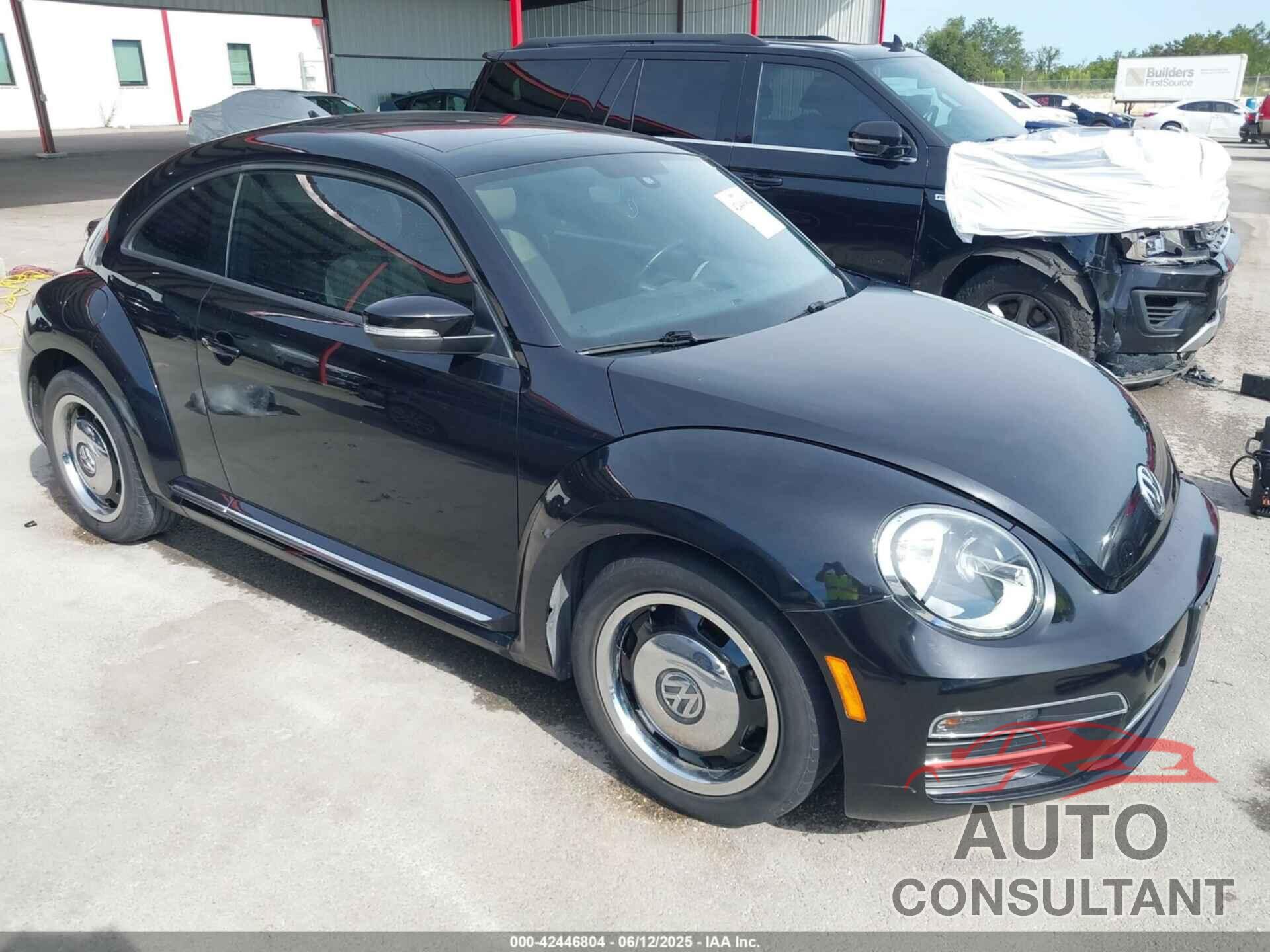 VOLKSWAGEN BEETLE 2018 - 3VWFD7AT6JM705655