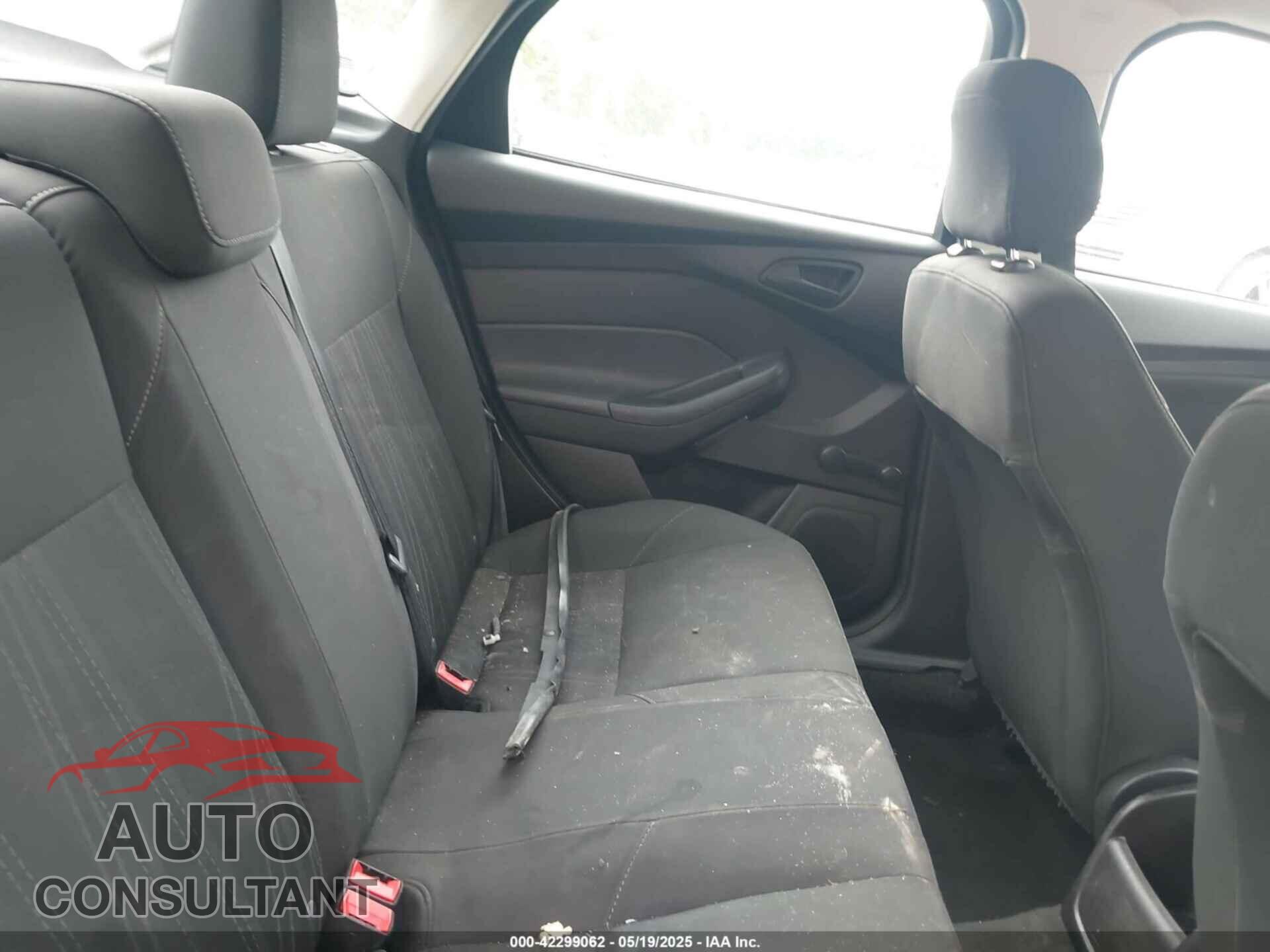 FORD FOCUS 2017 - 1FADP3E29HL262169