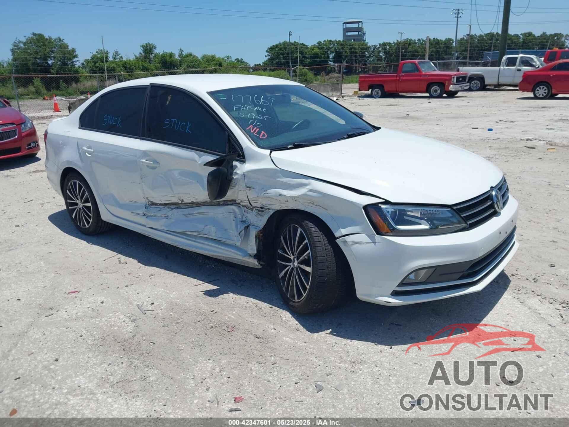 VOLKSWAGEN JETTA 2017 - 3VWD17AJ8HM313527