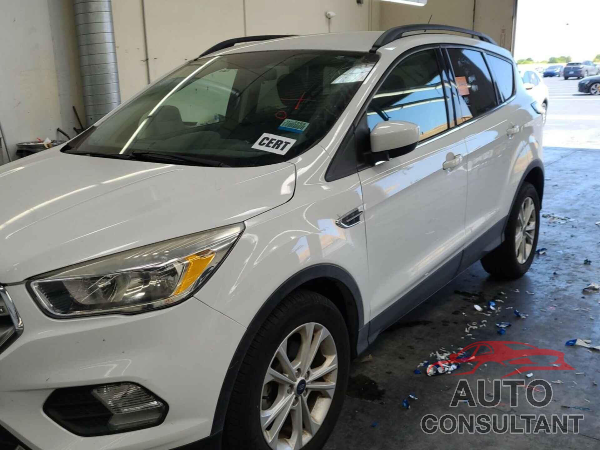 FORD ESCAPE 2018 - 1FMCU0GD3JUD31011