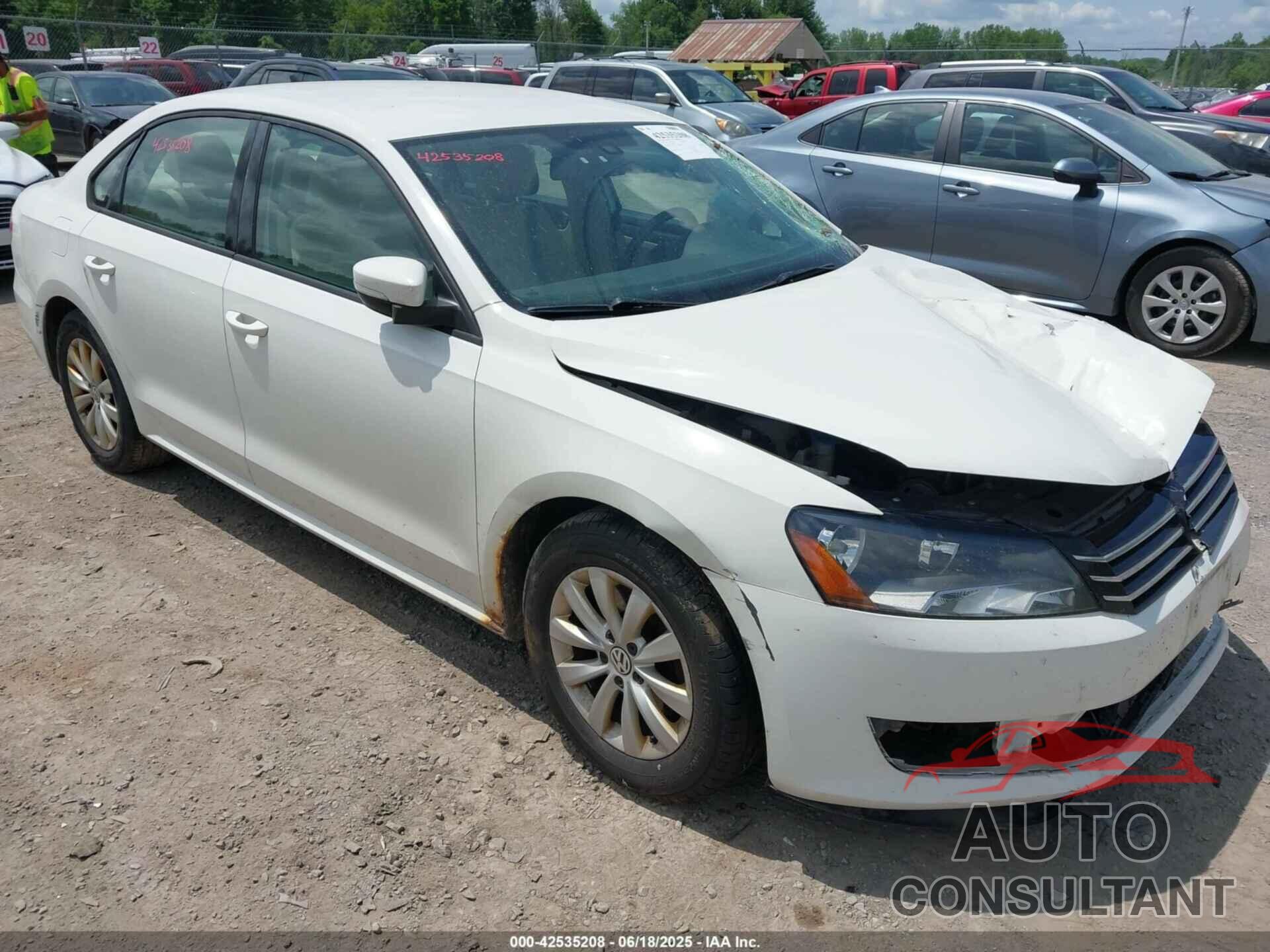 VOLKSWAGEN PASSAT 2014 - 1VWAP7A33EC008114
