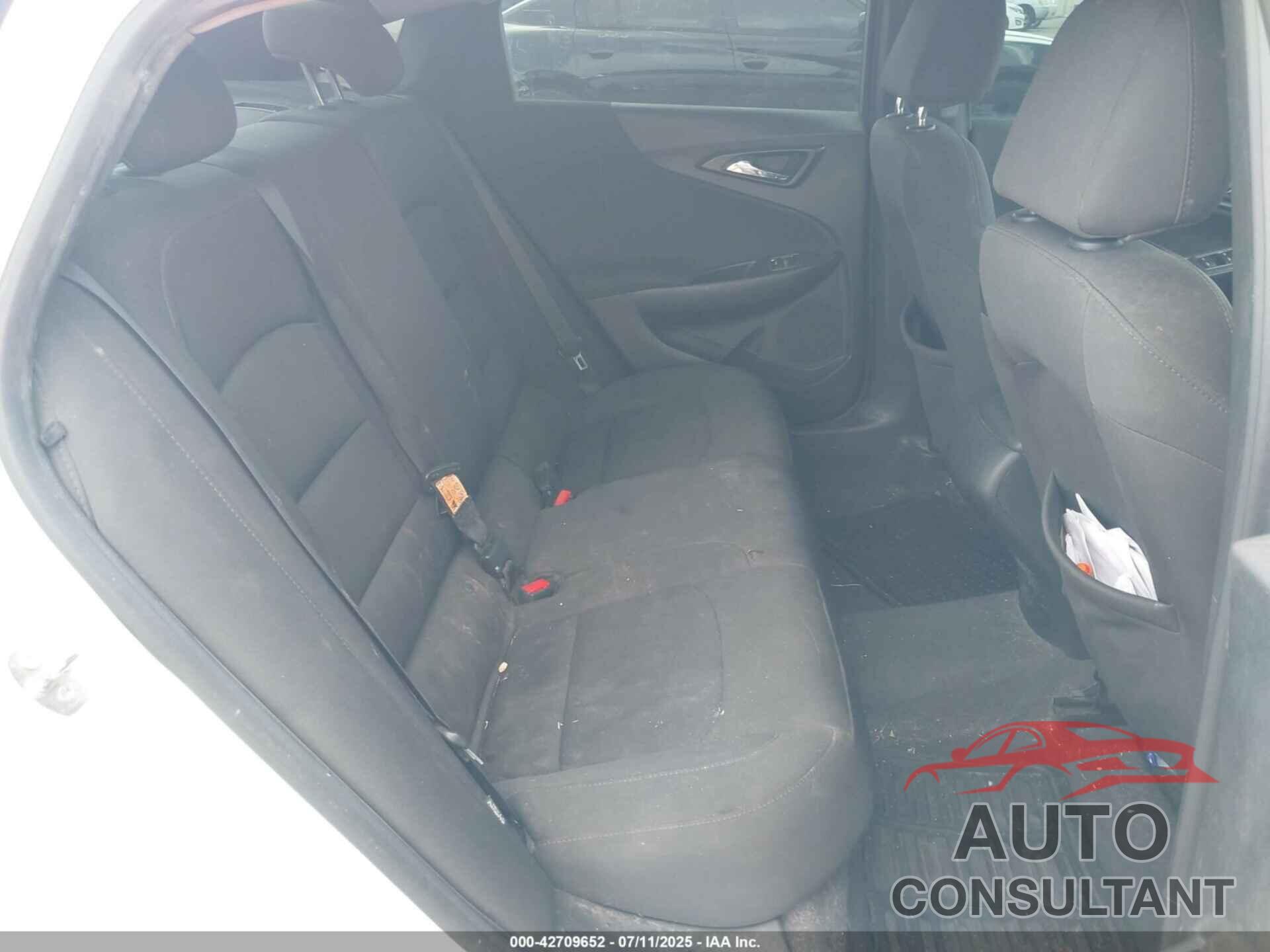 CHEVROLET MALIBU 2019 - 1G1ZB5ST2KF173727
