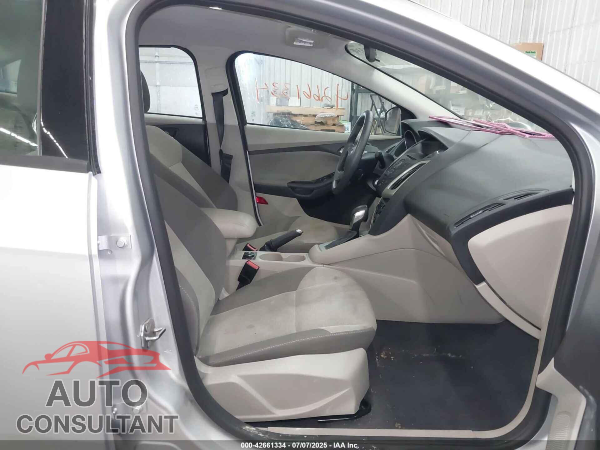 FORD FOCUS 2012 - 1FAHP3F25CL324286