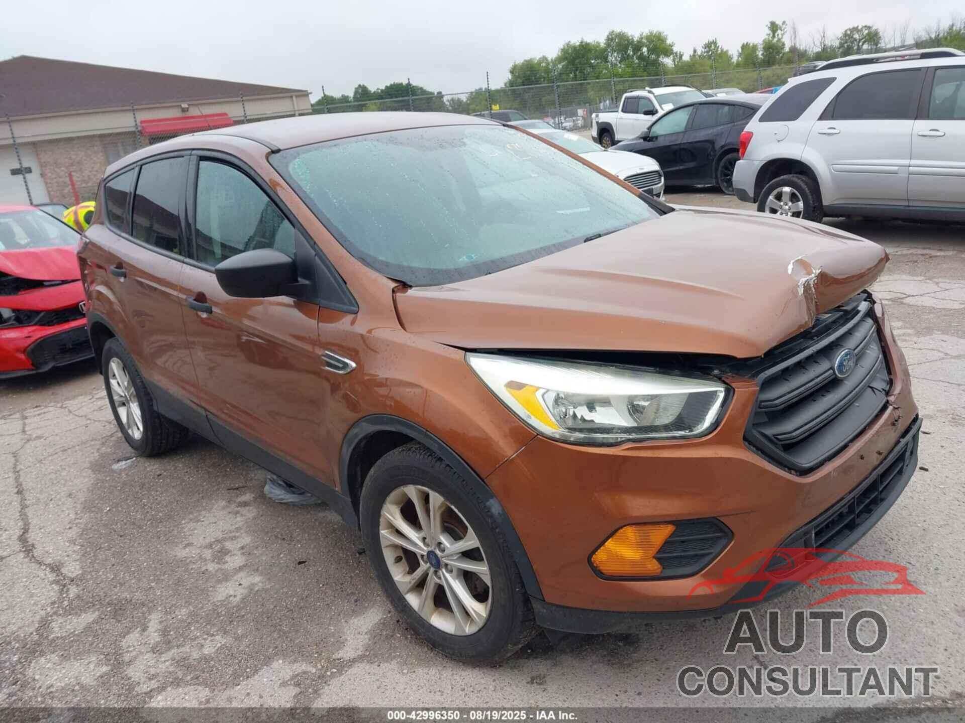 FORD ESCAPE 2017 - 1FMCU0F75HUA10576