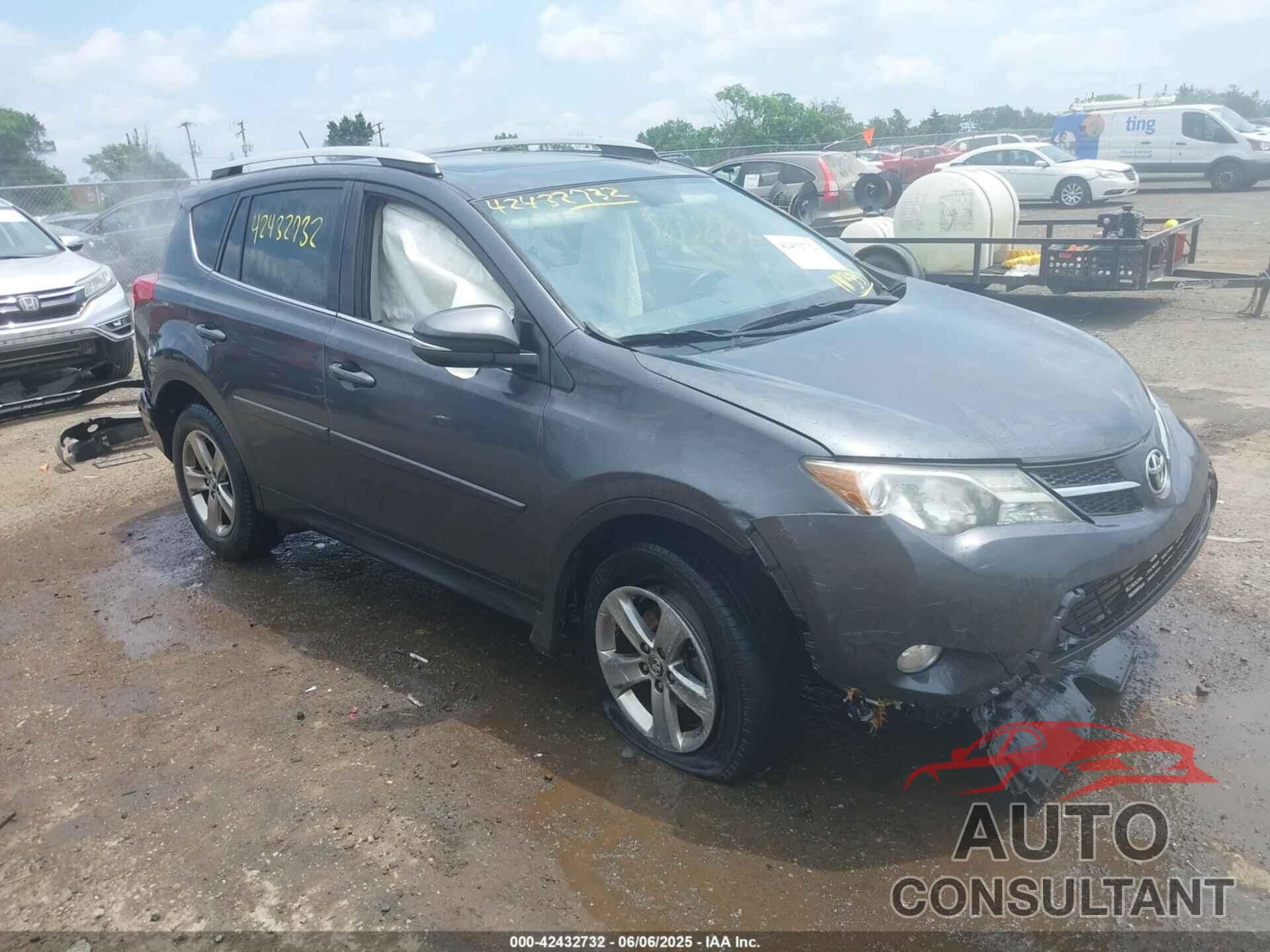 TOYOTA RAV4 2015 - JTMRFREV0FD111339