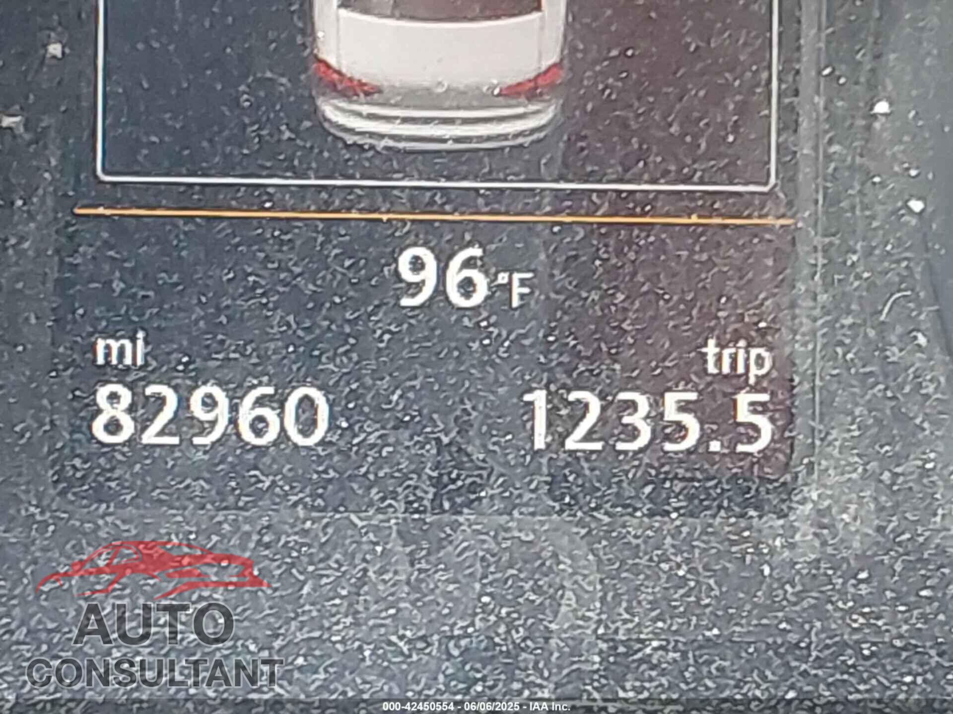 VOLKSWAGEN PASSAT 2017 - 1VWGT7A30HC058916