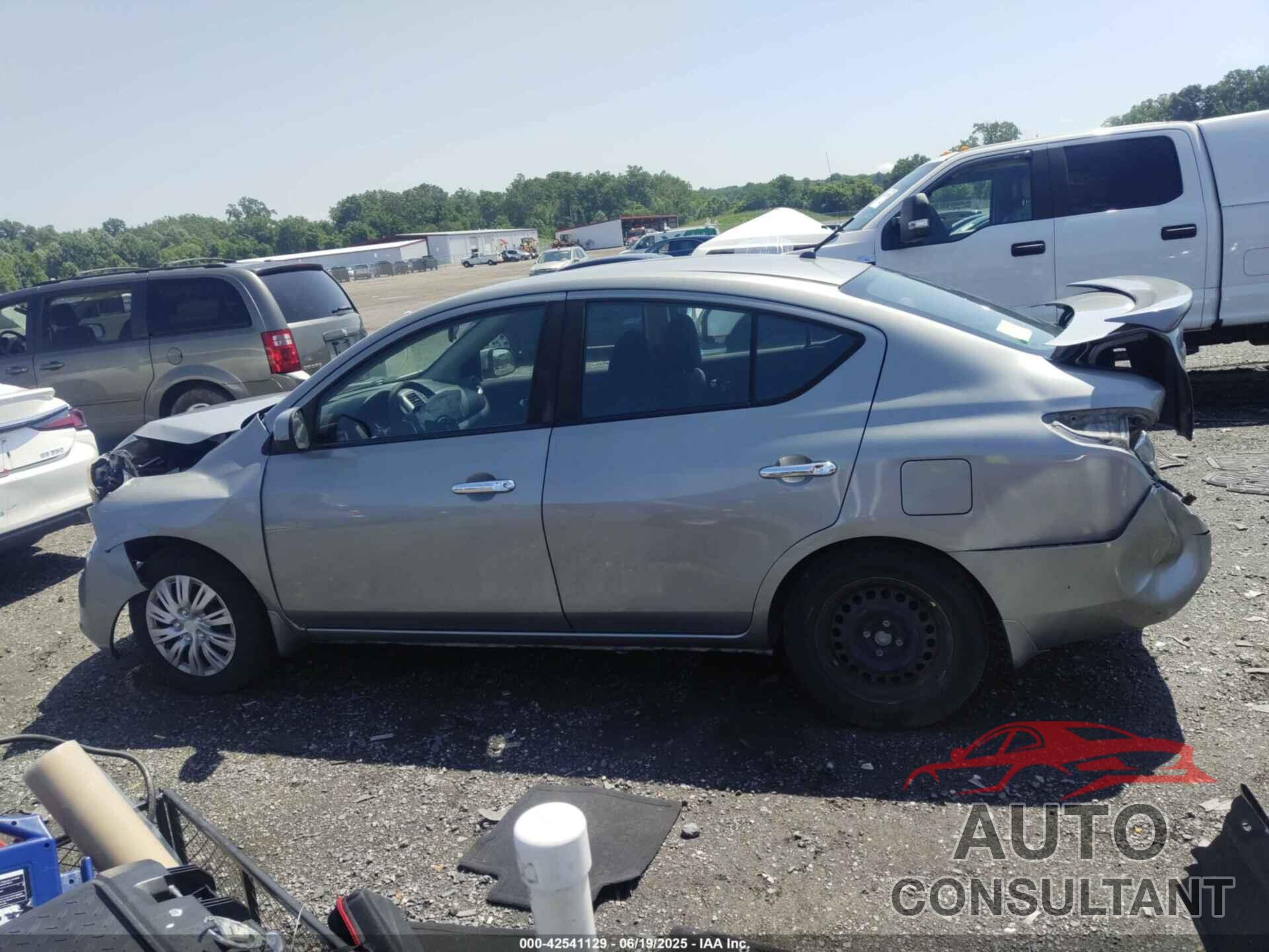 NISSAN VERSA 2014 - 3N1CN7AP4EL819626