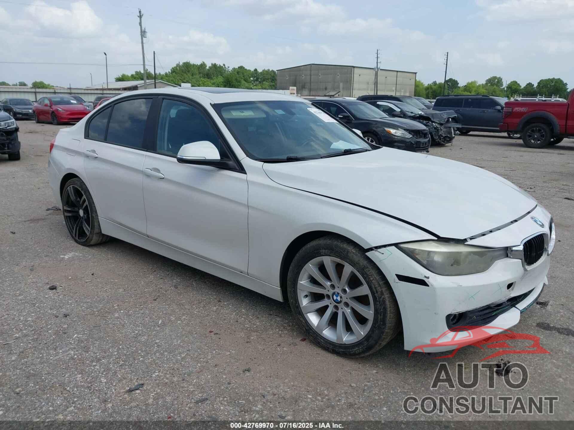 BMW 328I 2013 - WBA3C1G55DNR44488
