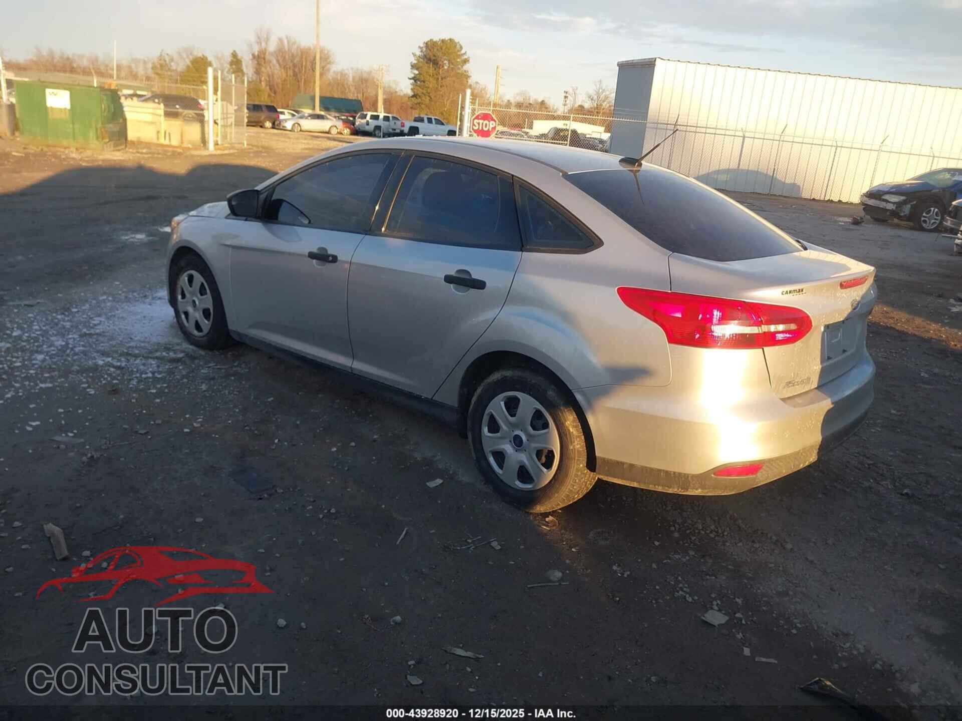 FORD FOCUS 2017 - 1FADP3E28HL346368