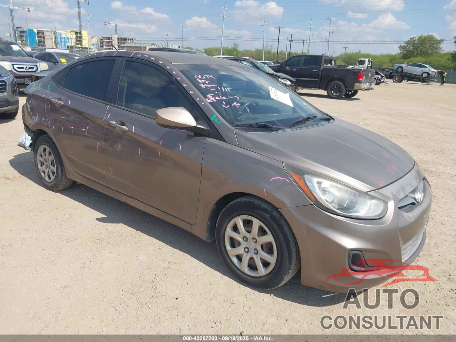 HYUNDAI ACCENT 2013 - KMHCT4AE1DU462681