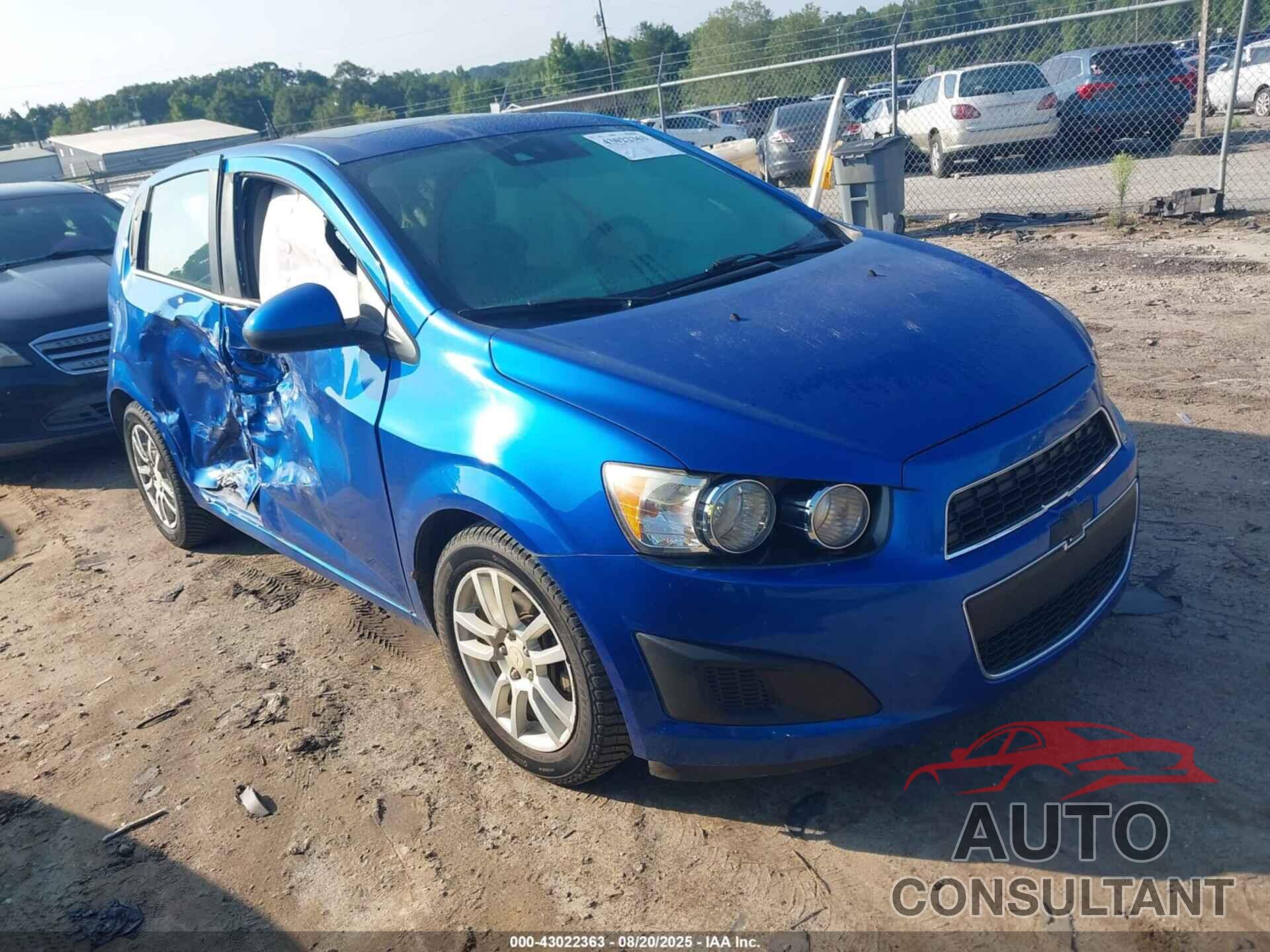 CHEVROLET SONIC 2016 - 1G1JC6SB8G4176481