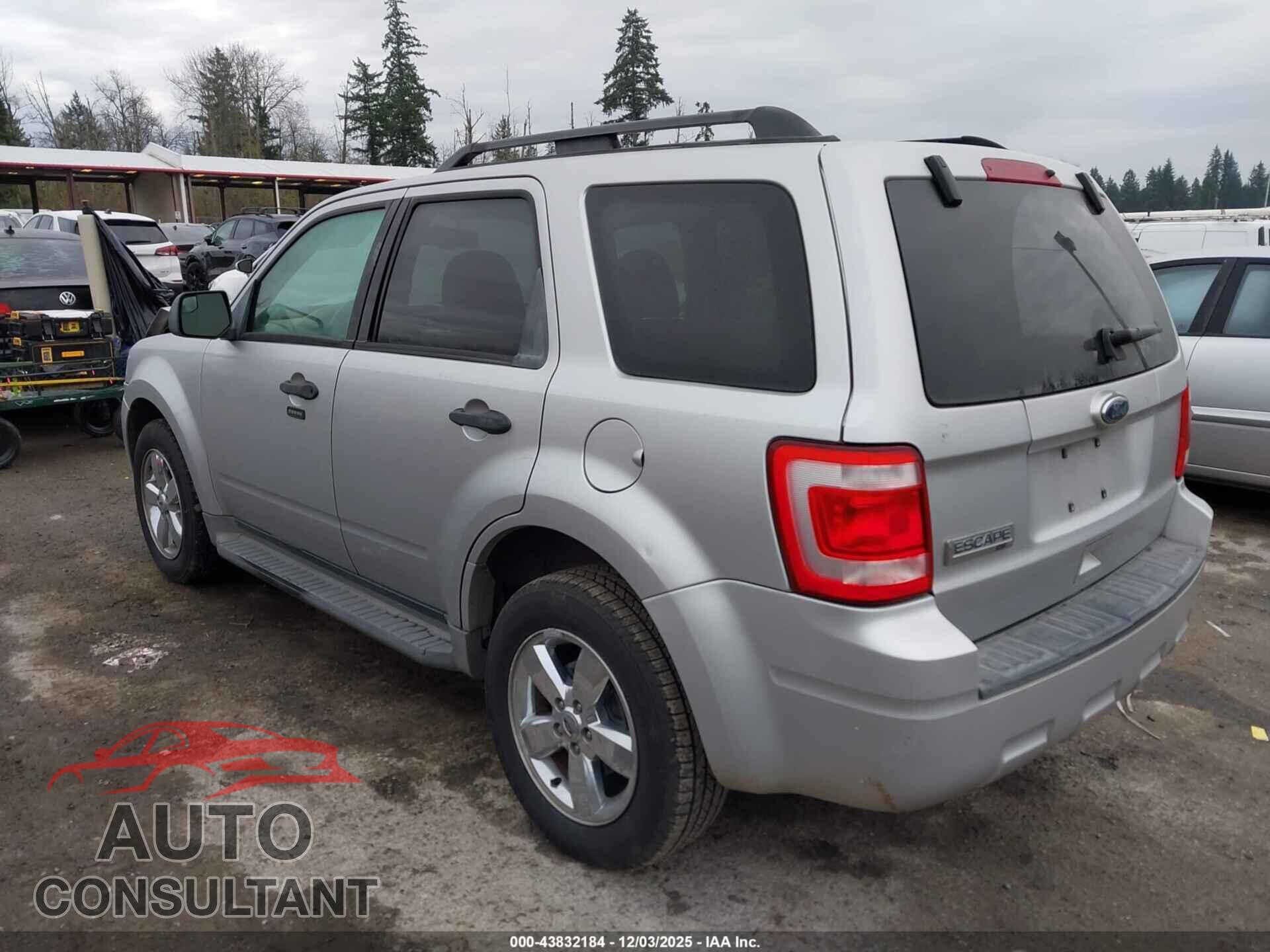 FORD ESCAPE 2010 - 1FMCU0D77AKA52932