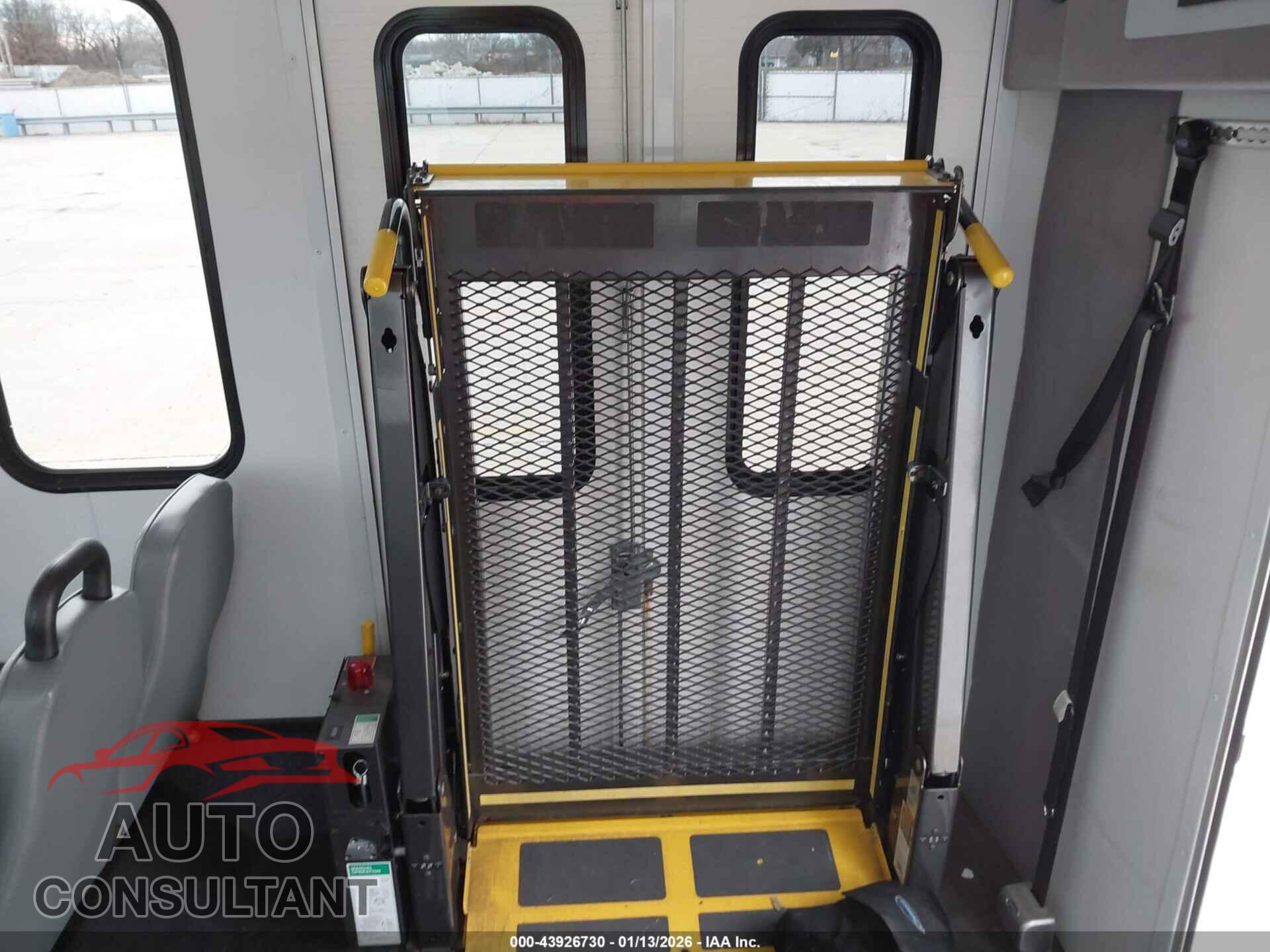 FORD E-350 CUTAWAY 2019 - 1FDEE3FS5KDC51136