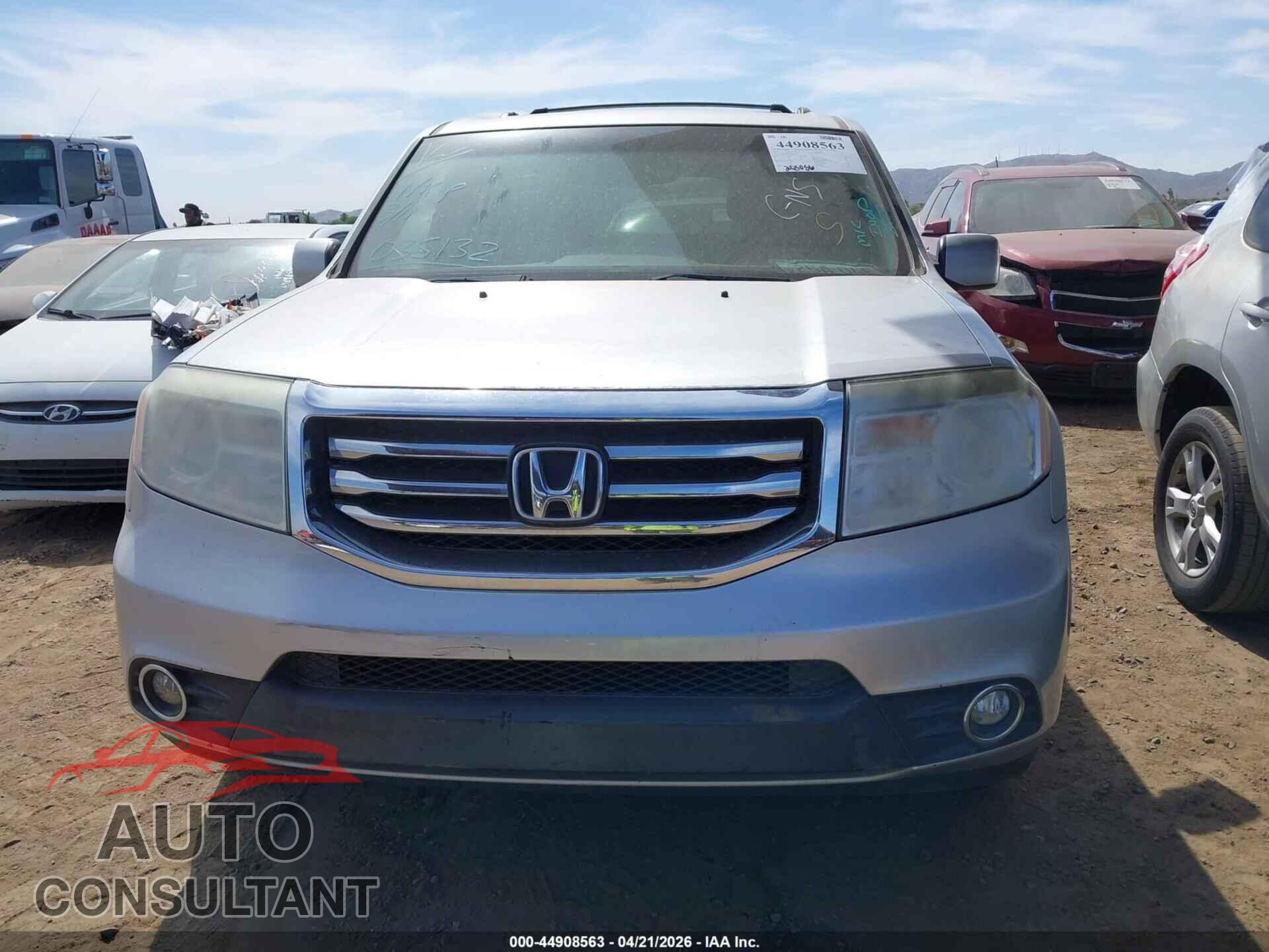 HONDA PILOT 2015 - 5FNYF4H78FB035132
