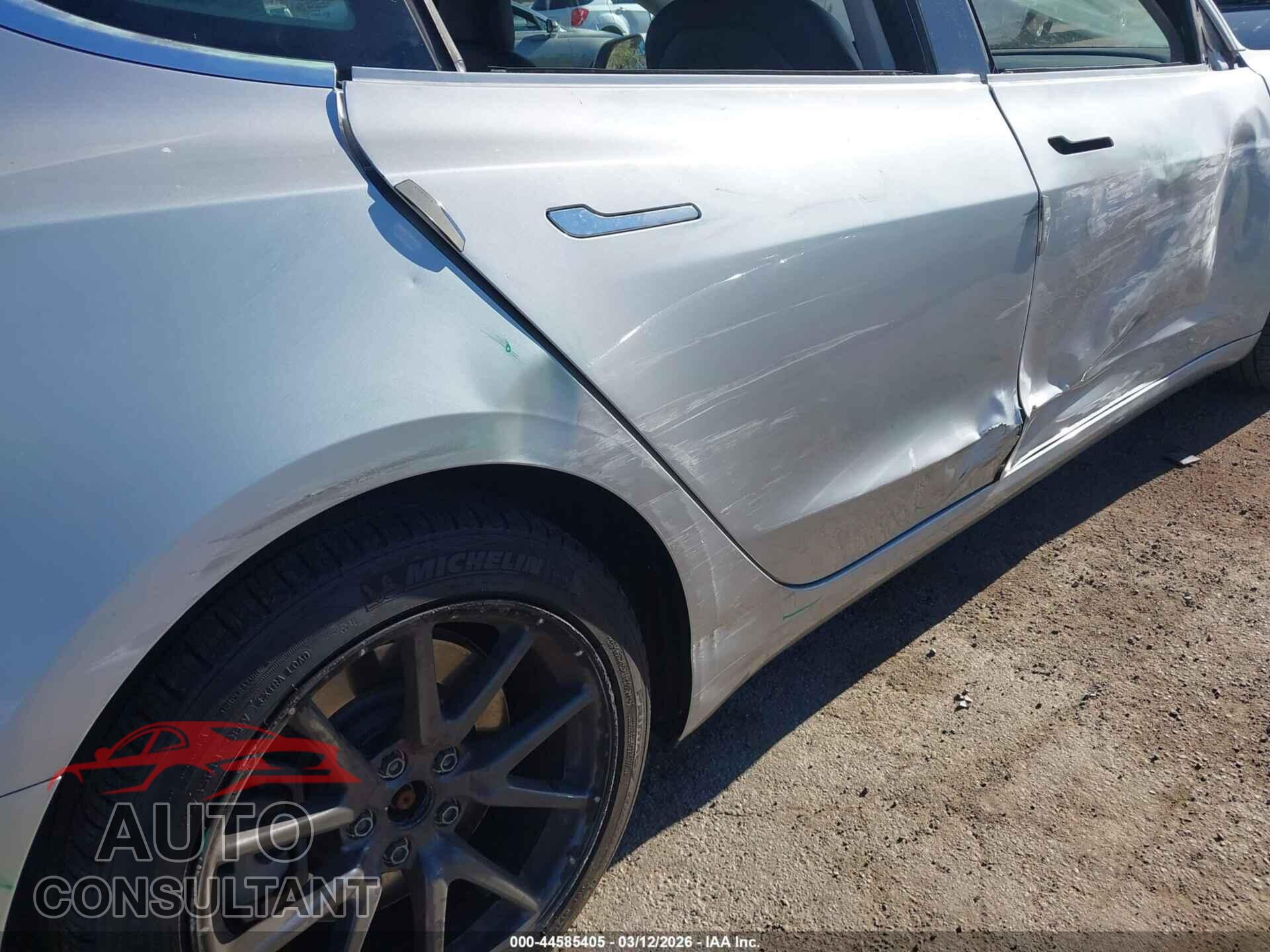 TESLA MODEL 3 2018 - 5YJ3E1EA2JF044123