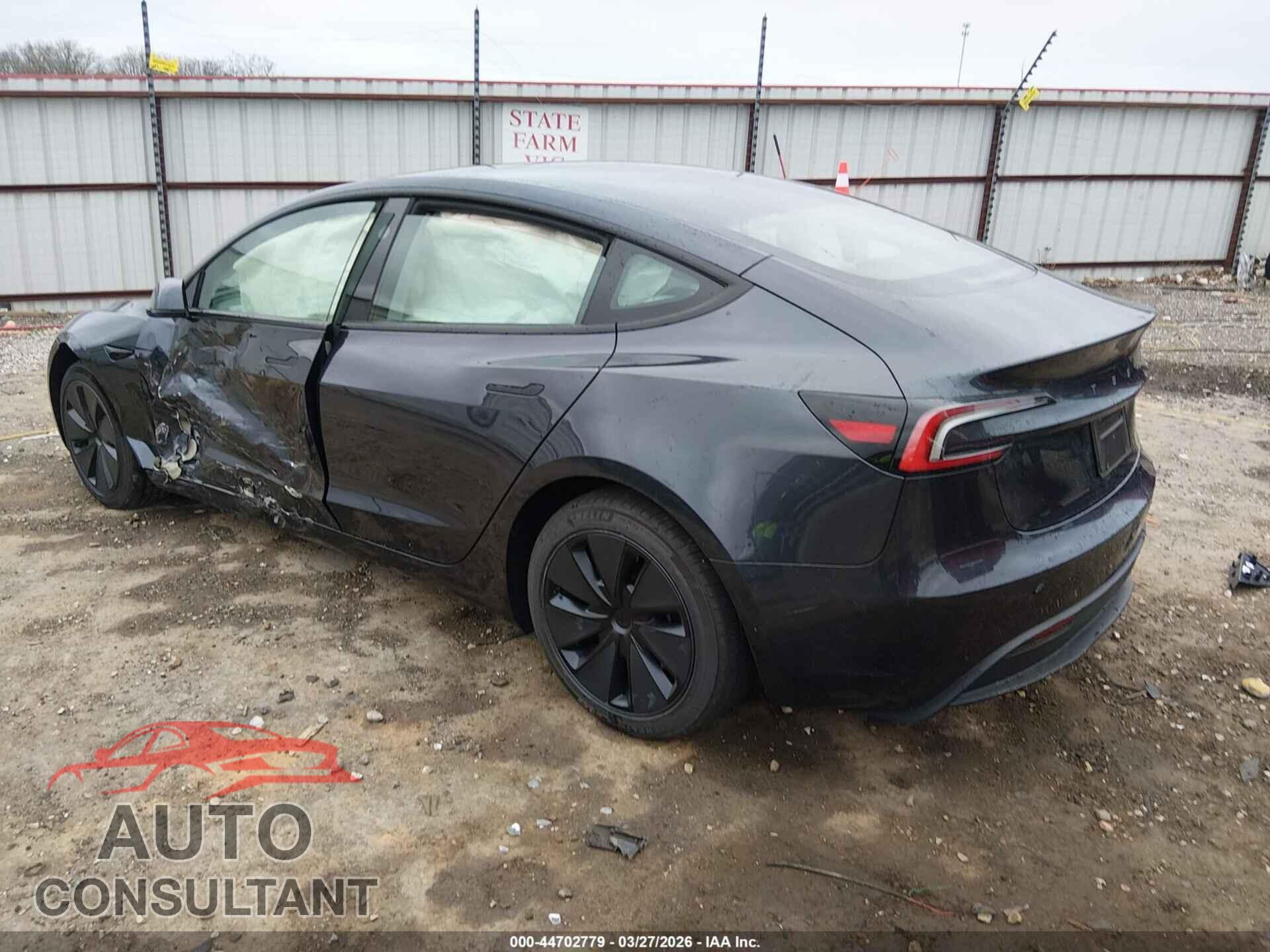 TESLA MODEL 3 2024 - 5YJ3E1EA3RF857501