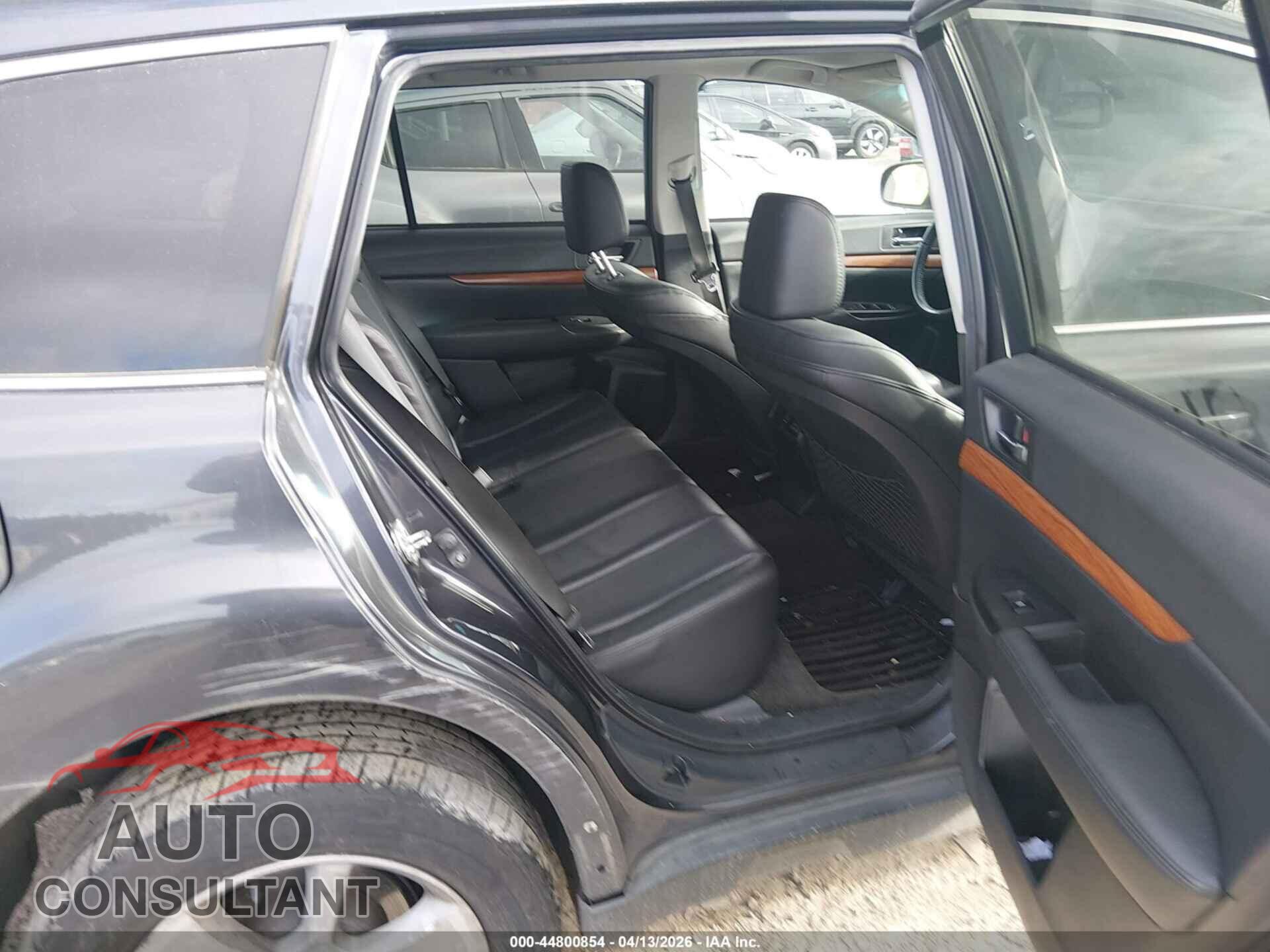 SUBARU OUTBACK 2013 - 4S4BRBKC8D3274600