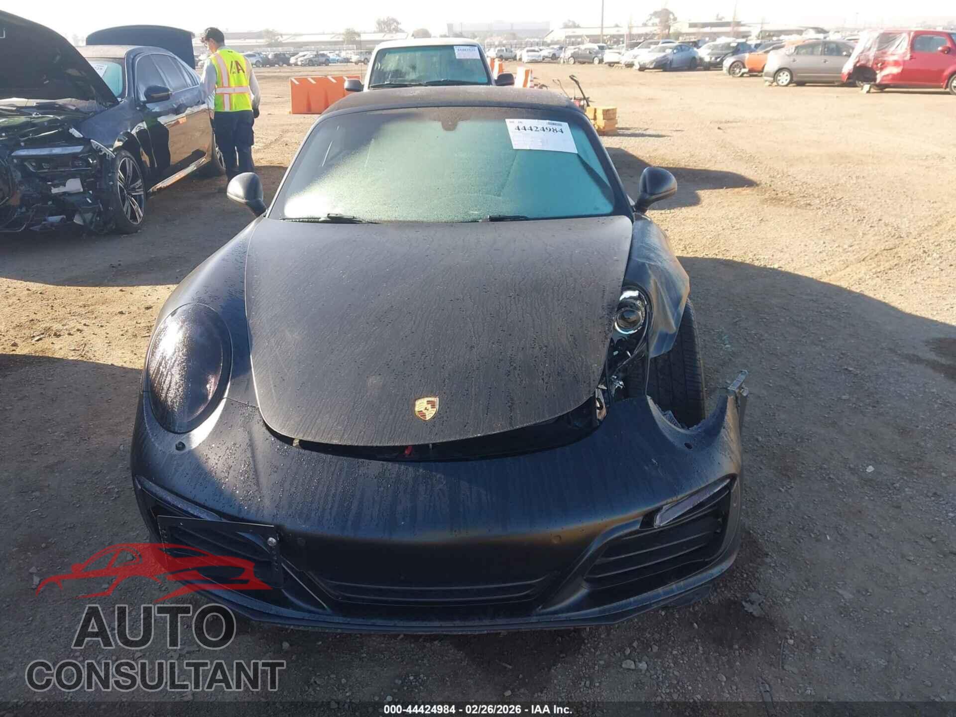 PORSCHE 911 2017 - WP0CA2A96HS141304