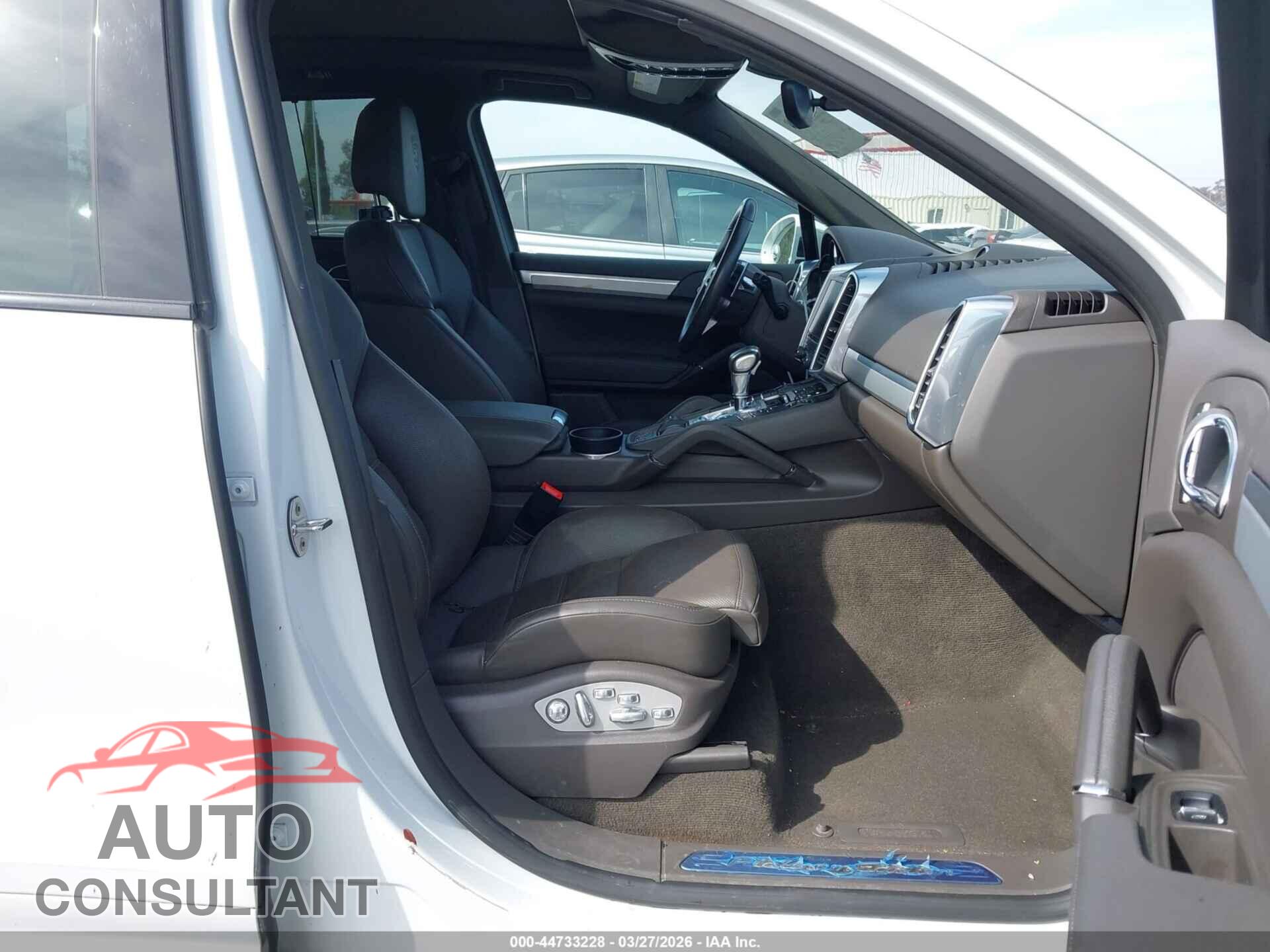 PORSCHE CAYENNE 2017 - WP1AA2A27HKA86015