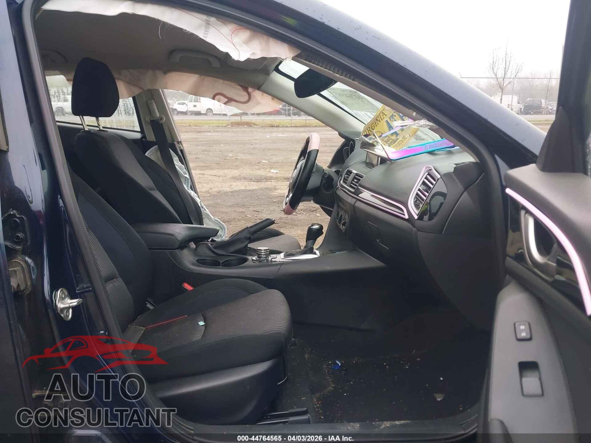 MAZDA MAZDA3 2015 - JM1BM1V72F1268589