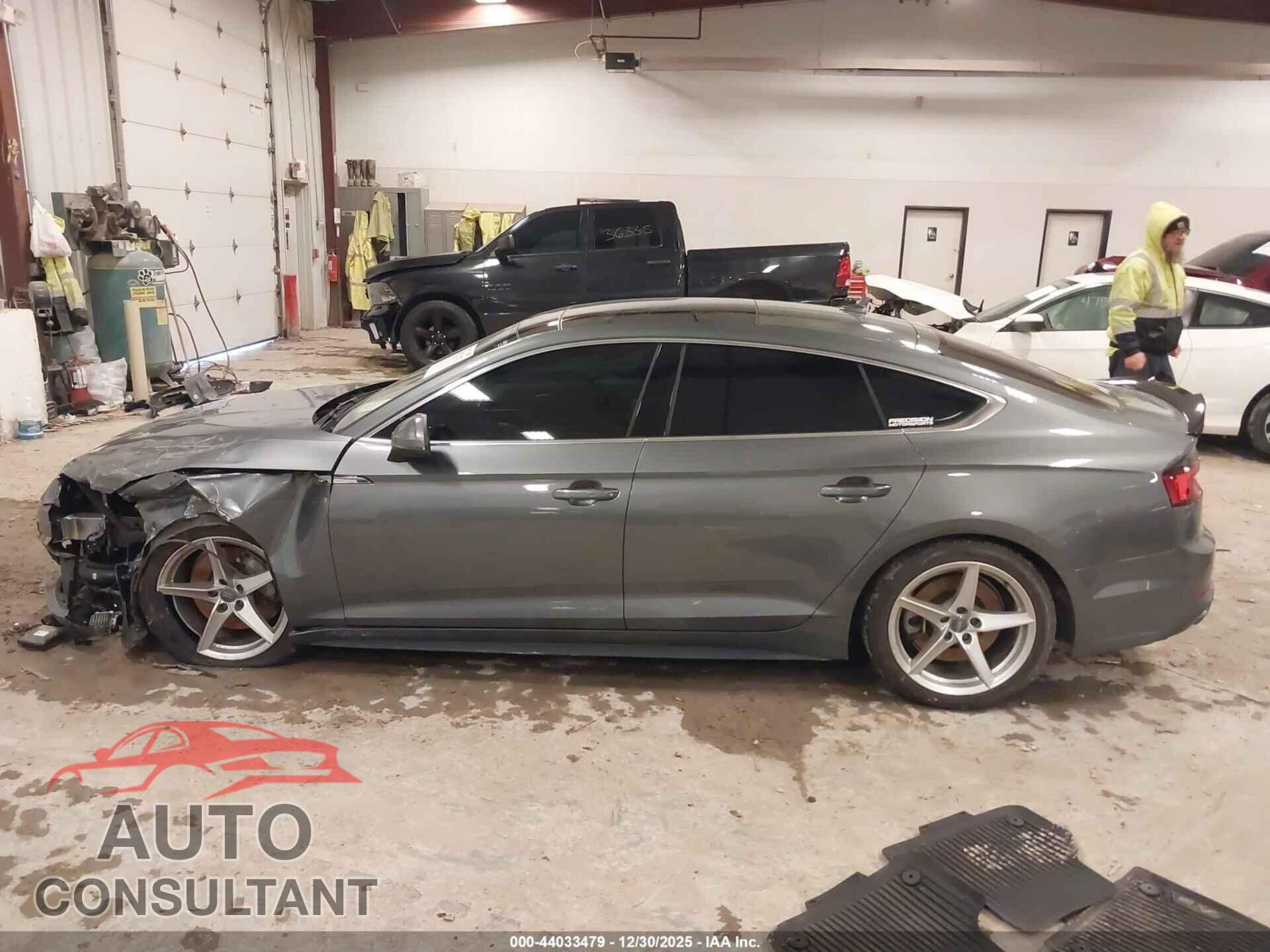 AUDI A5 2019 - WAUENCF5XKA073155