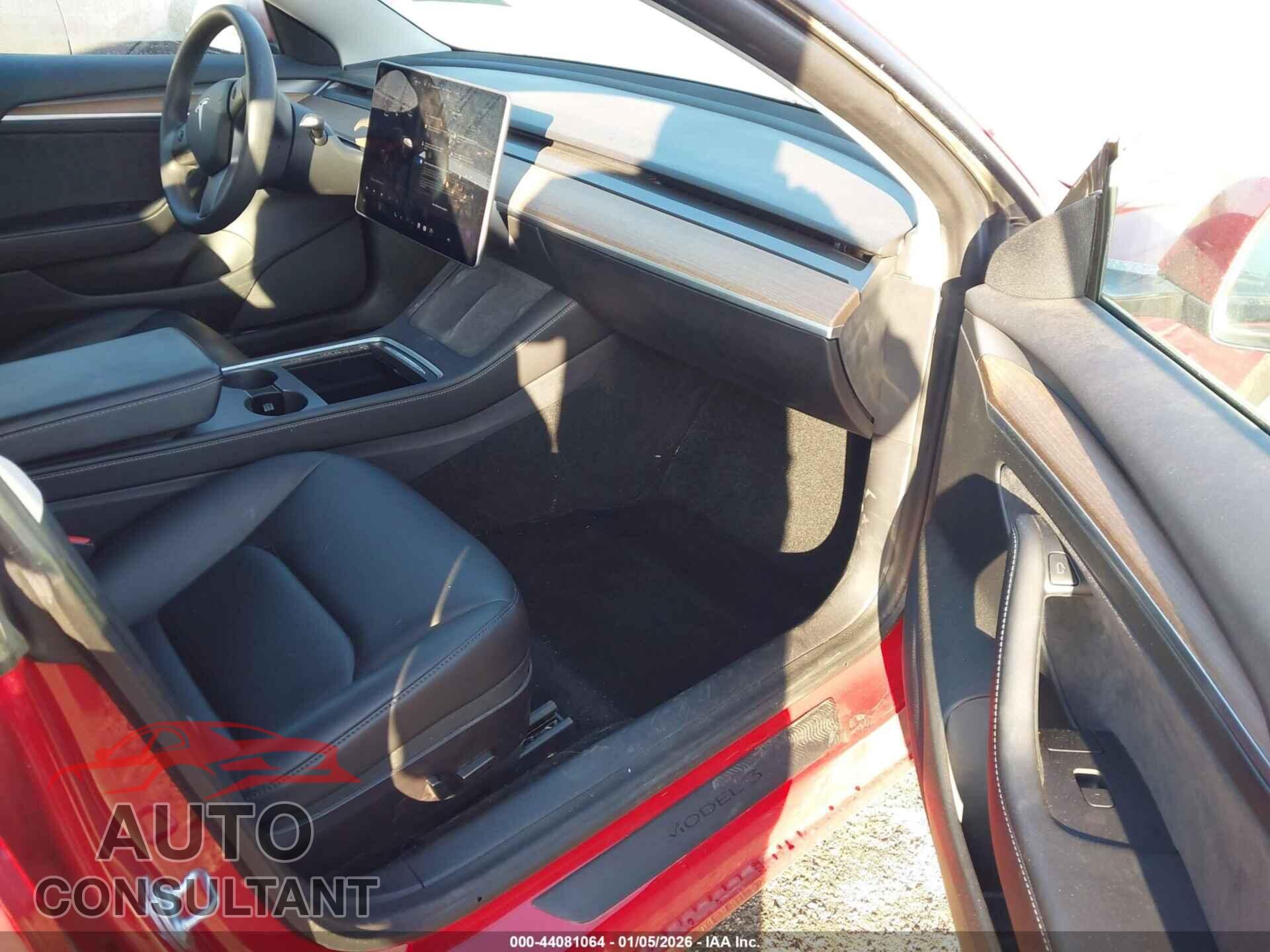 TESLA MODEL 3 2021 - 5YJ3E1EB7MF044731