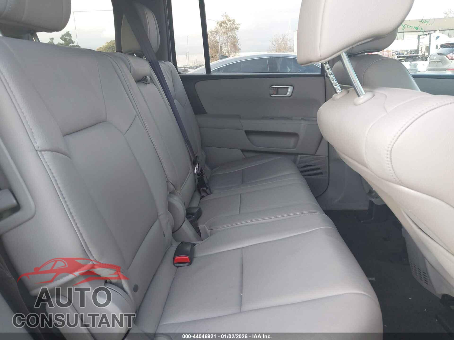 HONDA PILOT 2015 - 5FNYF3H73FB026686