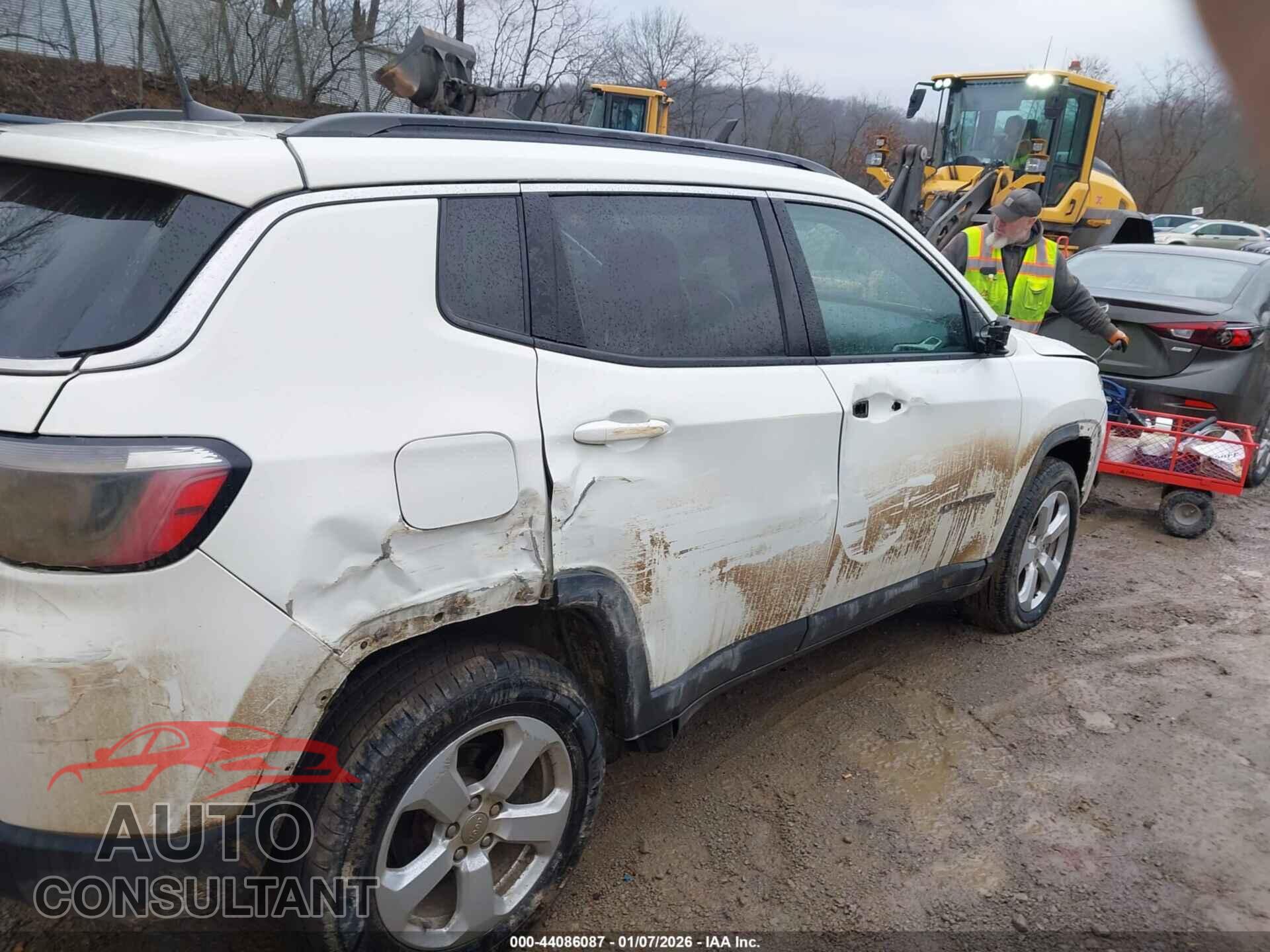 JEEP COMPASS 2019 - 3C4NJDBB8KT703991