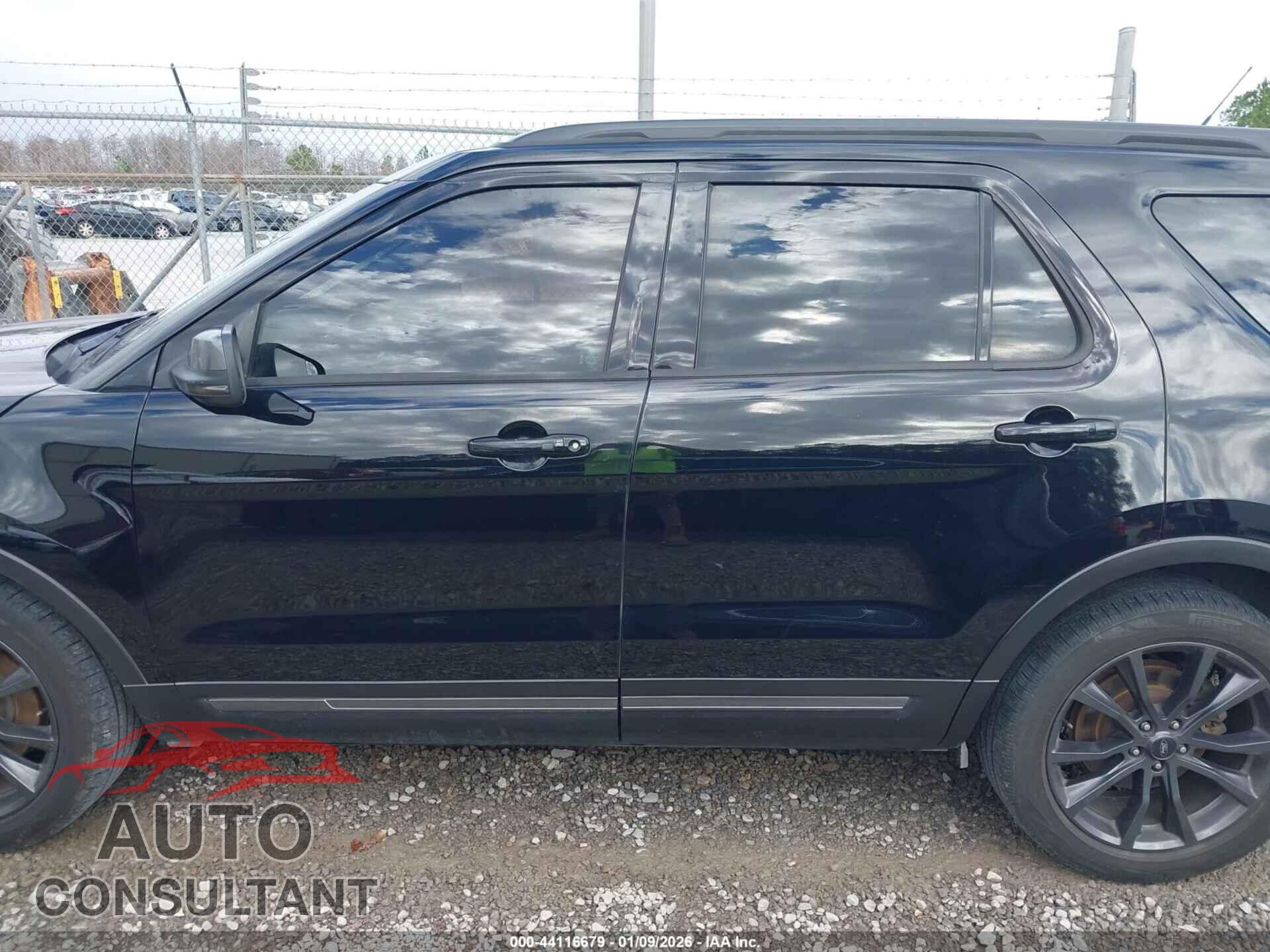 FORD EXPLORER 2018 - 1FM5K7D85JGB39540