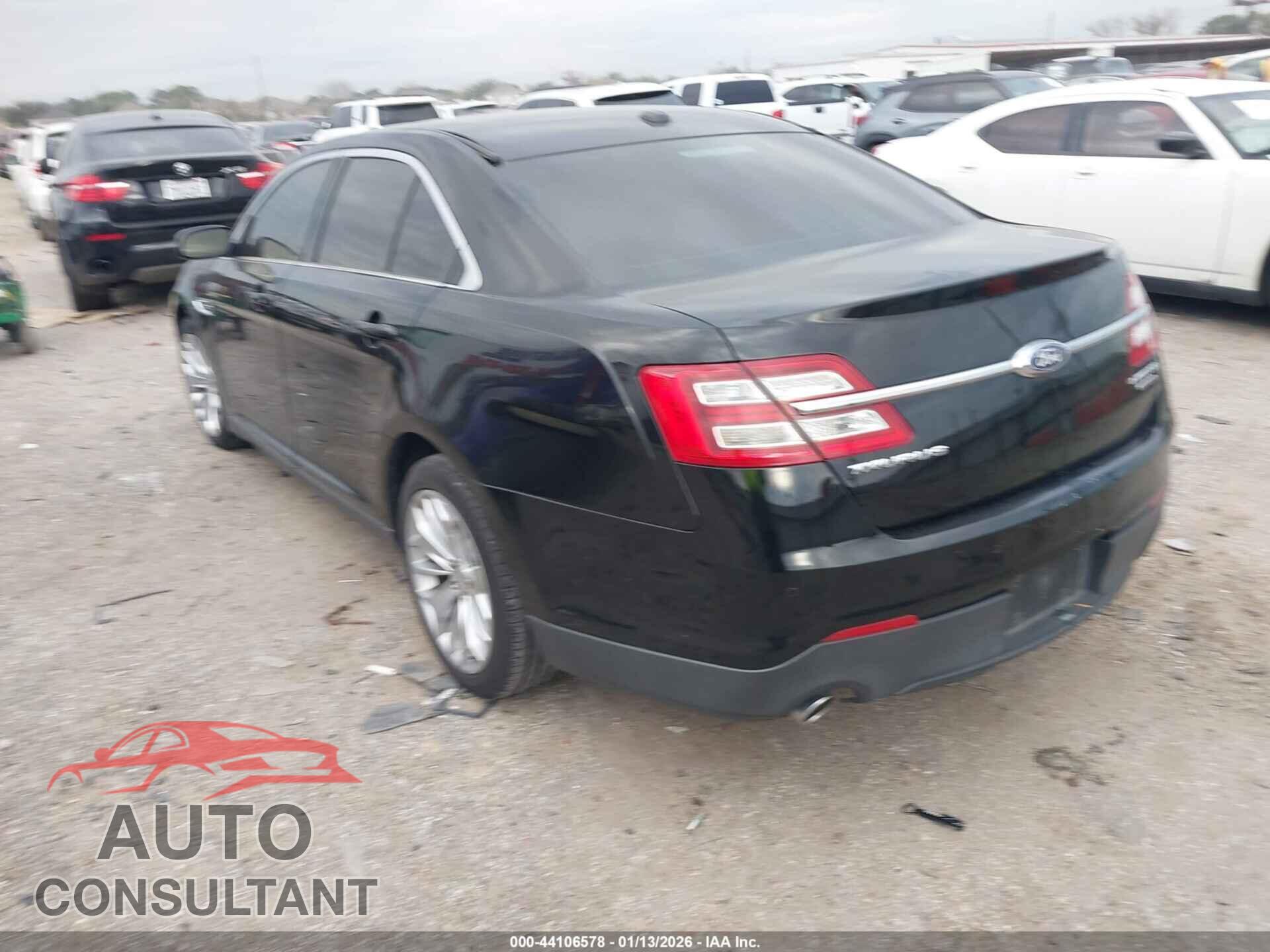 FORD TAURUS 2018 - 1FAHP2F88JG126256
