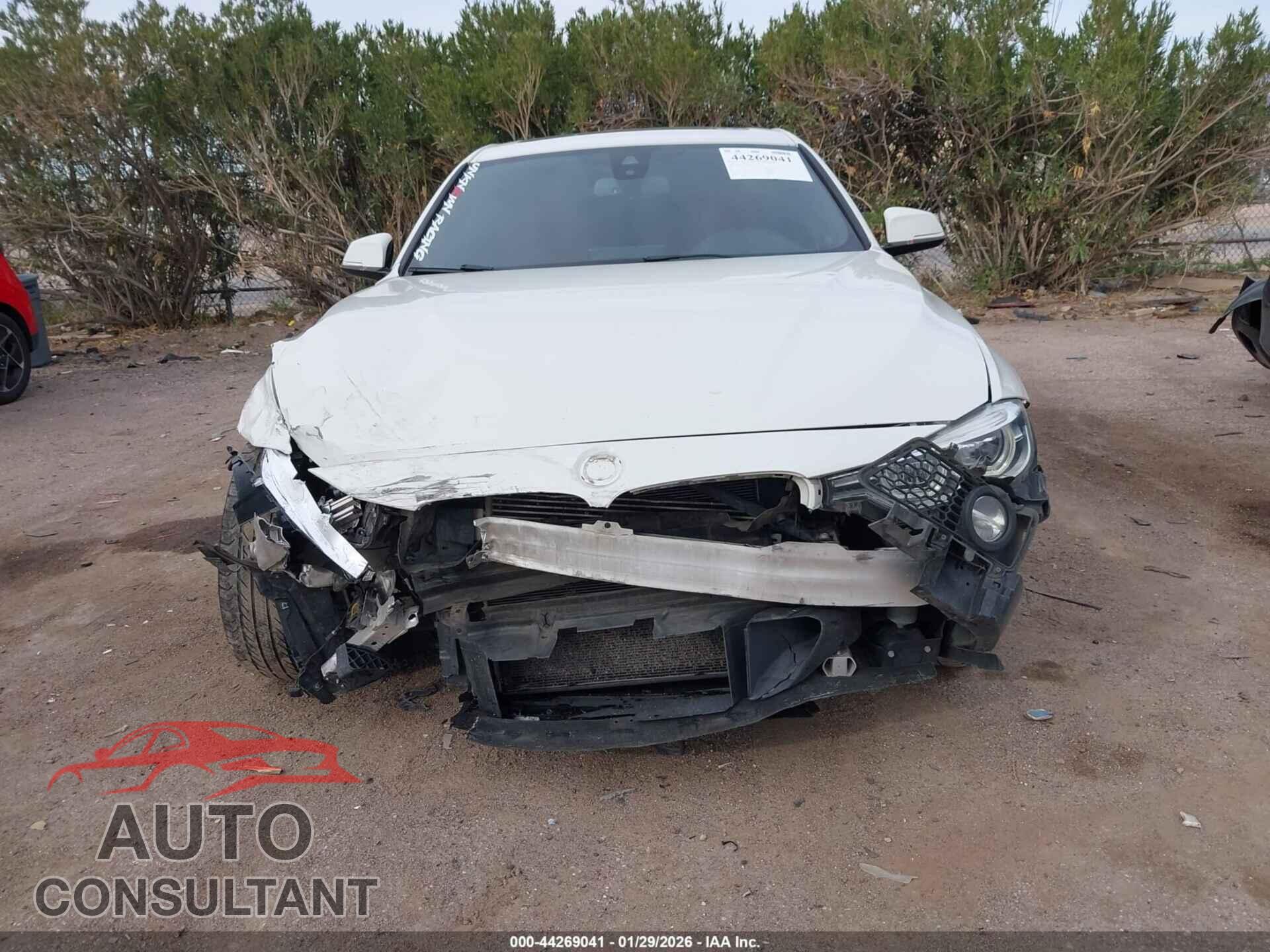 BMW 330E 2018 - WBA8E1C55JA159462