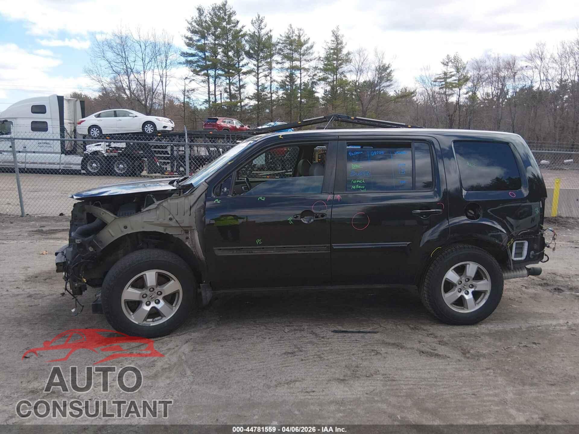 HONDA PILOT 2011 - 5FNYF4H64BB036022