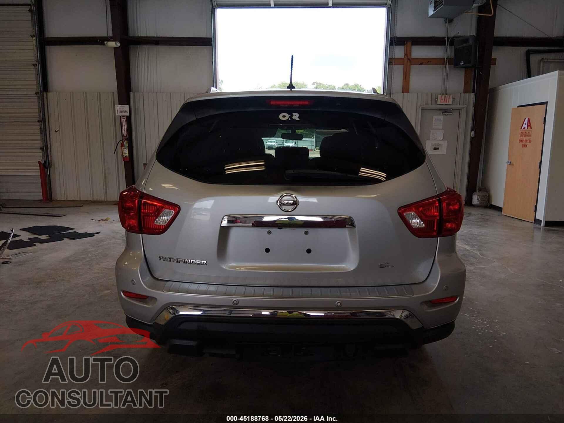 NISSAN PATHFINDER 2017 - 5N1DR2MN2HC604731