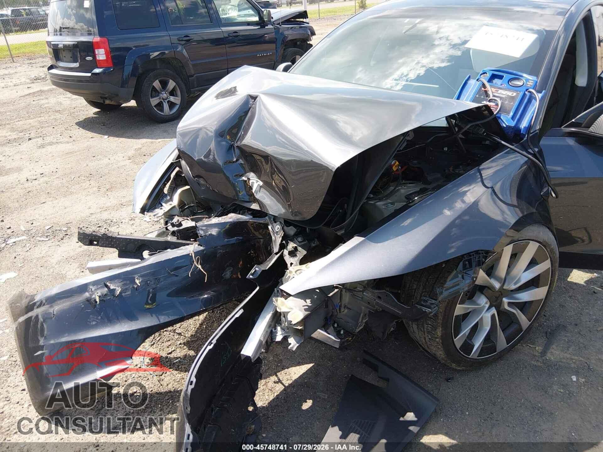 TESLA MODEL 3 2024 - 5YJ3E1EA4RF748464