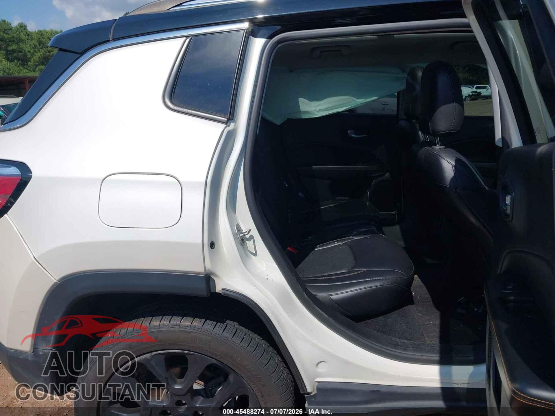 JEEP COMPASS 2017 - 3C4NJDCB5HT688910