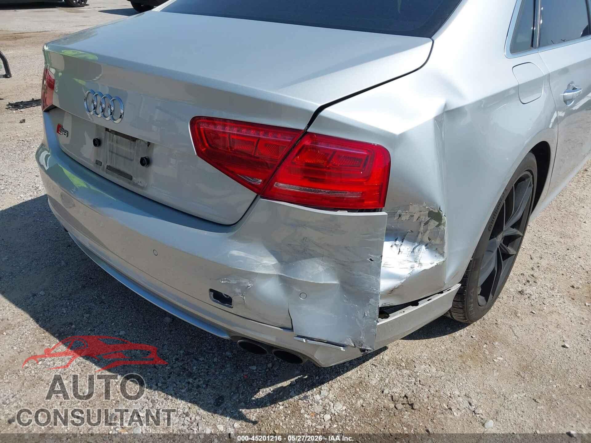 AUDI S8 2013 - WAUD2AFD2DN009154