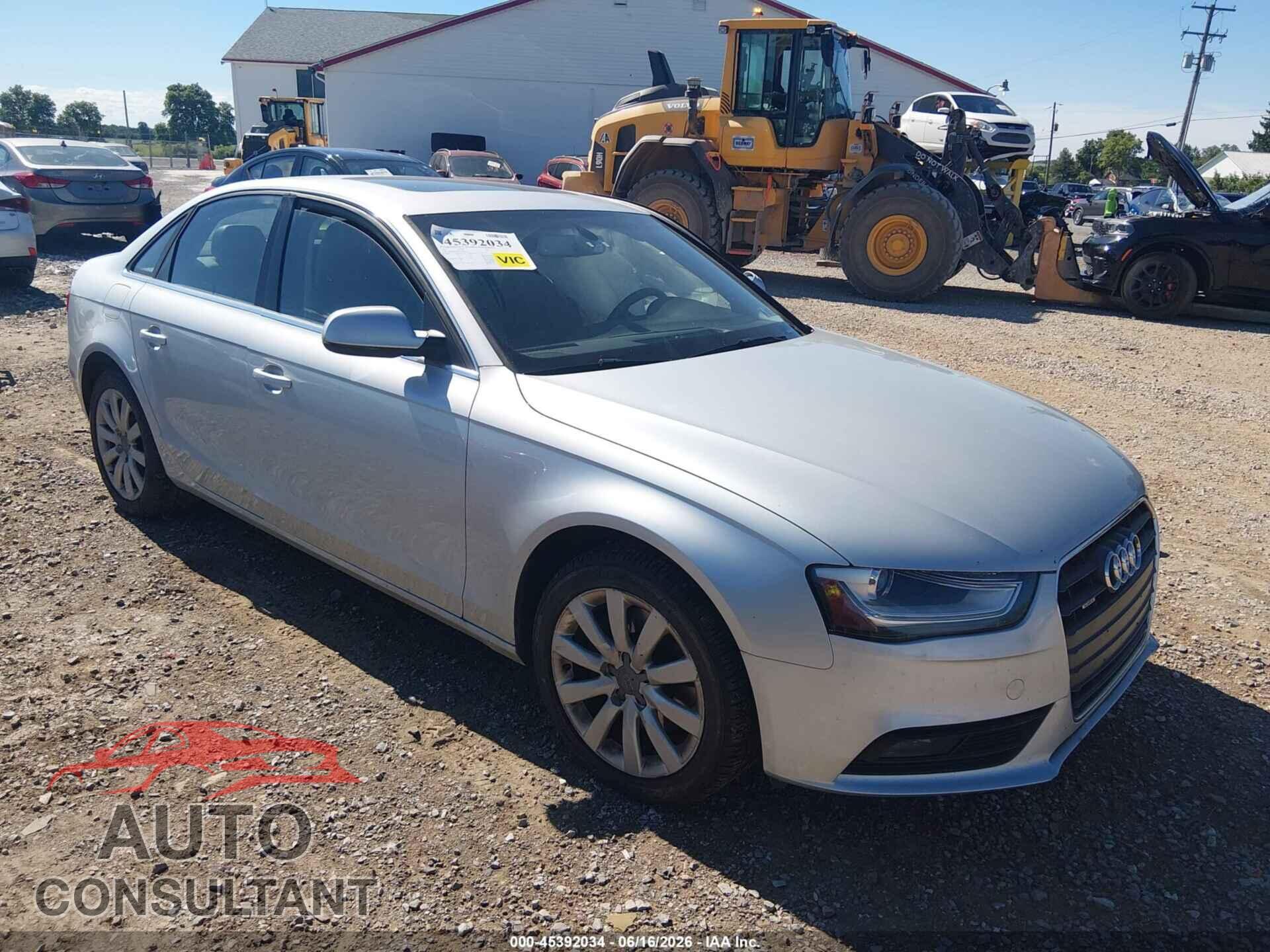 AUDI A4 2013 - WAUBFAFL7DN043951