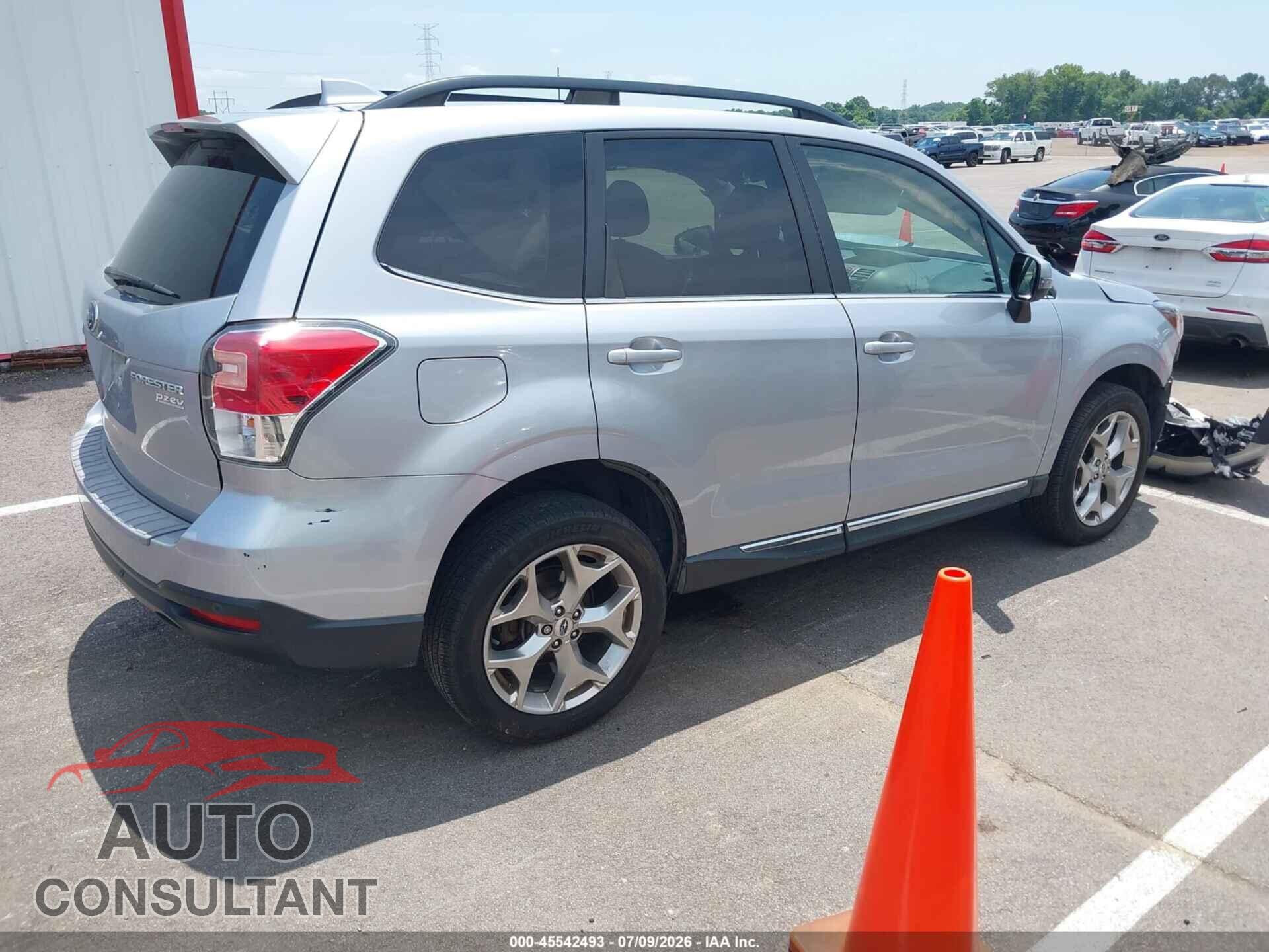 SUBARU FORESTER 2017 - JF2SJAWC9HH558702