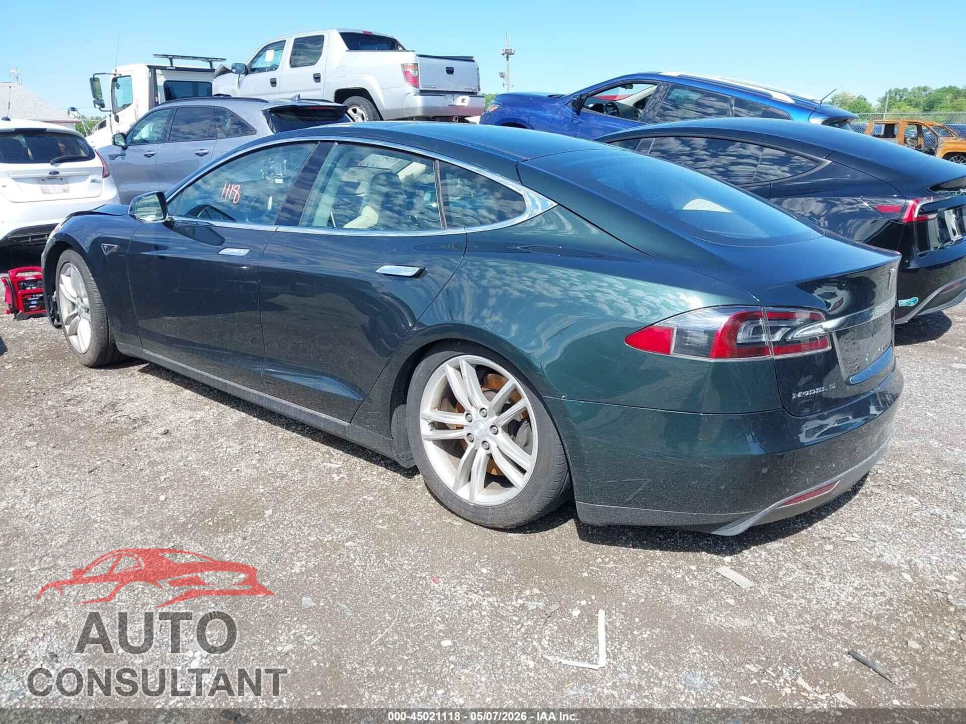TESLA MODEL S 2013 - 5YJSA1CN5DFP03457
