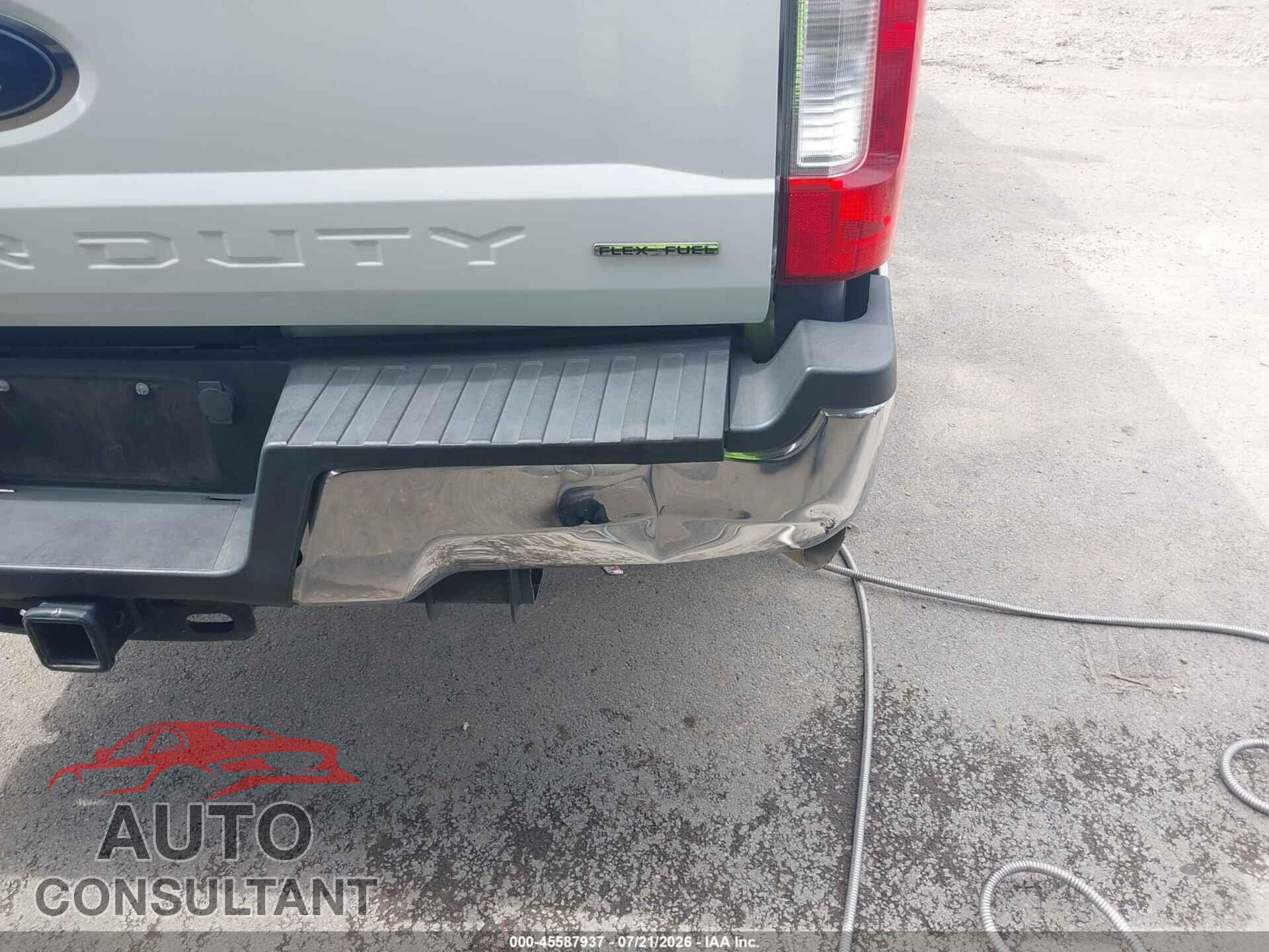 FORD F-250 2018 - 1FTBF2B61JEC22104